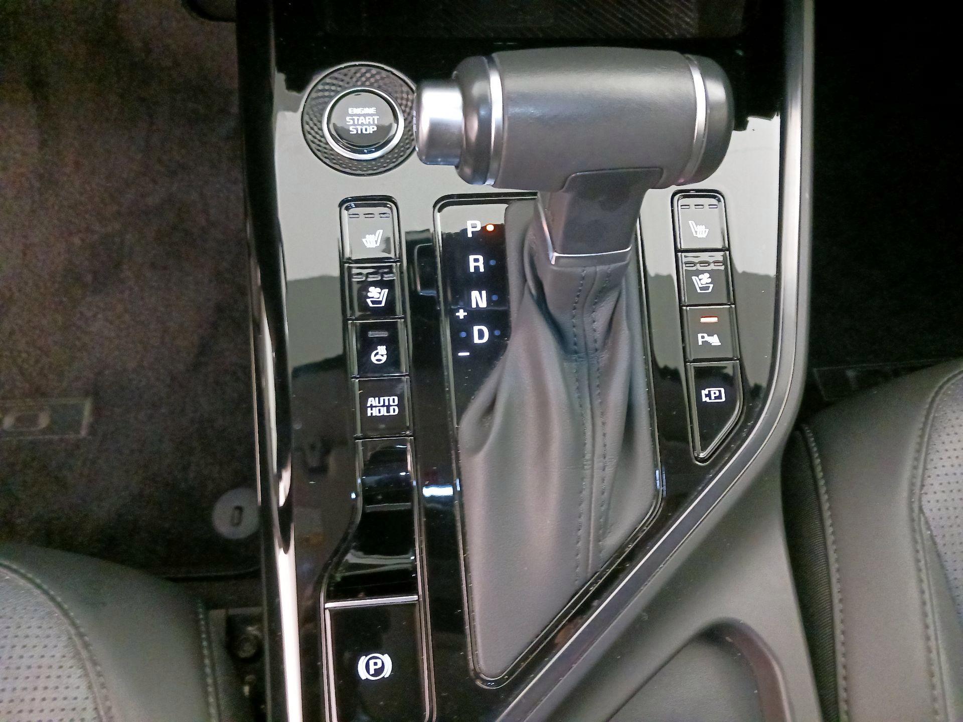 Thumbnail: 2023 Kia Niro - 18