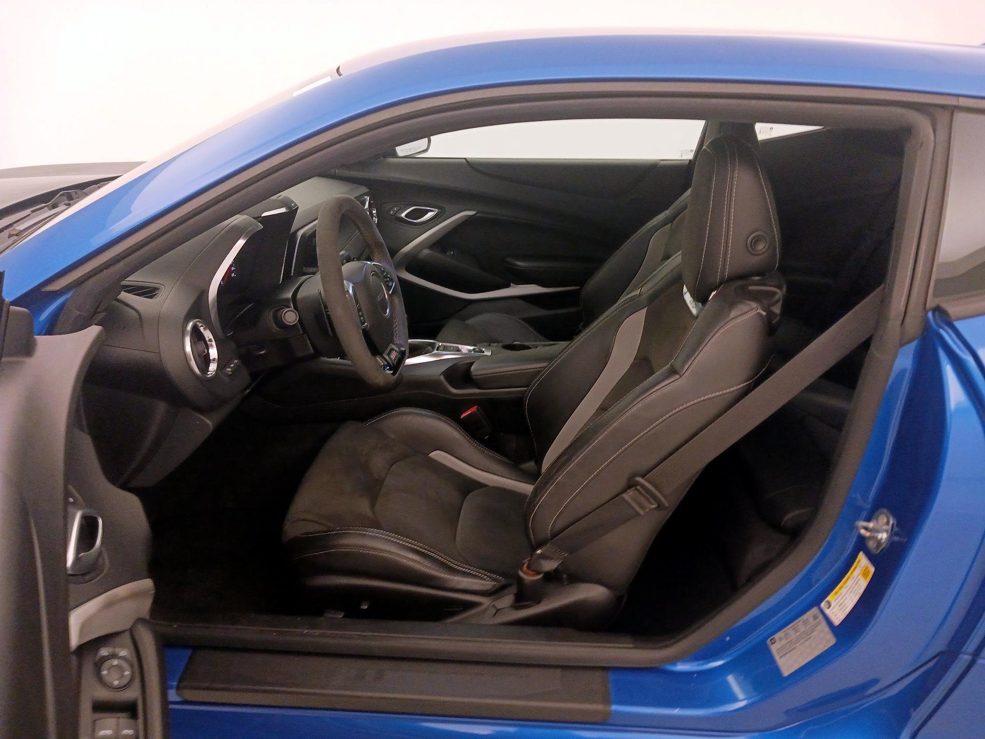 Thumbnail: 2018 Chevrolet Camaro - 11