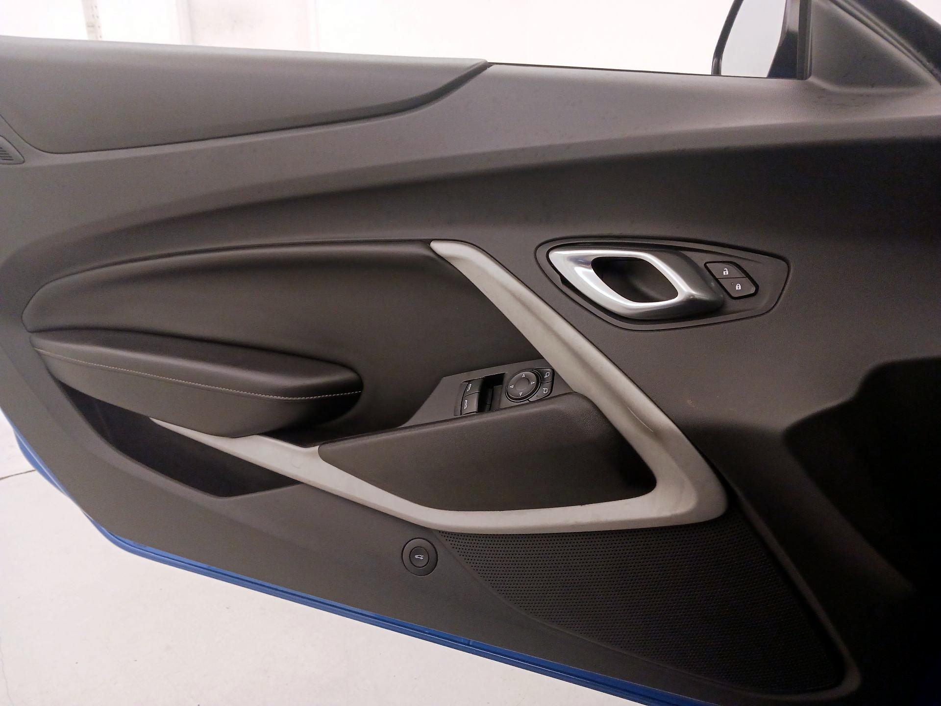 Thumbnail: 2018 Chevrolet Camaro - 12