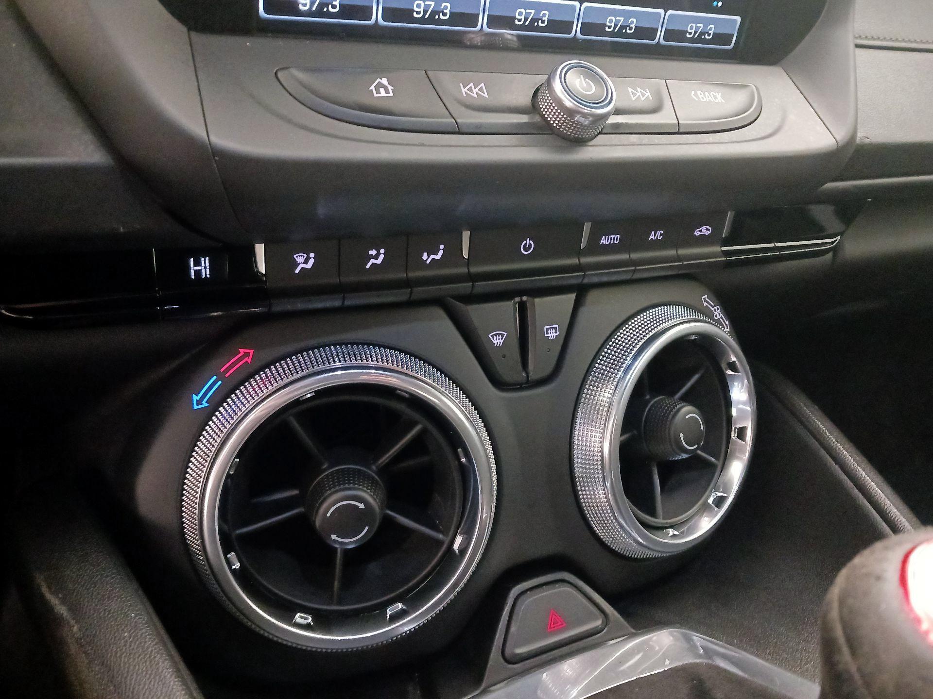 Thumbnail: 2018 Chevrolet Camaro - 16