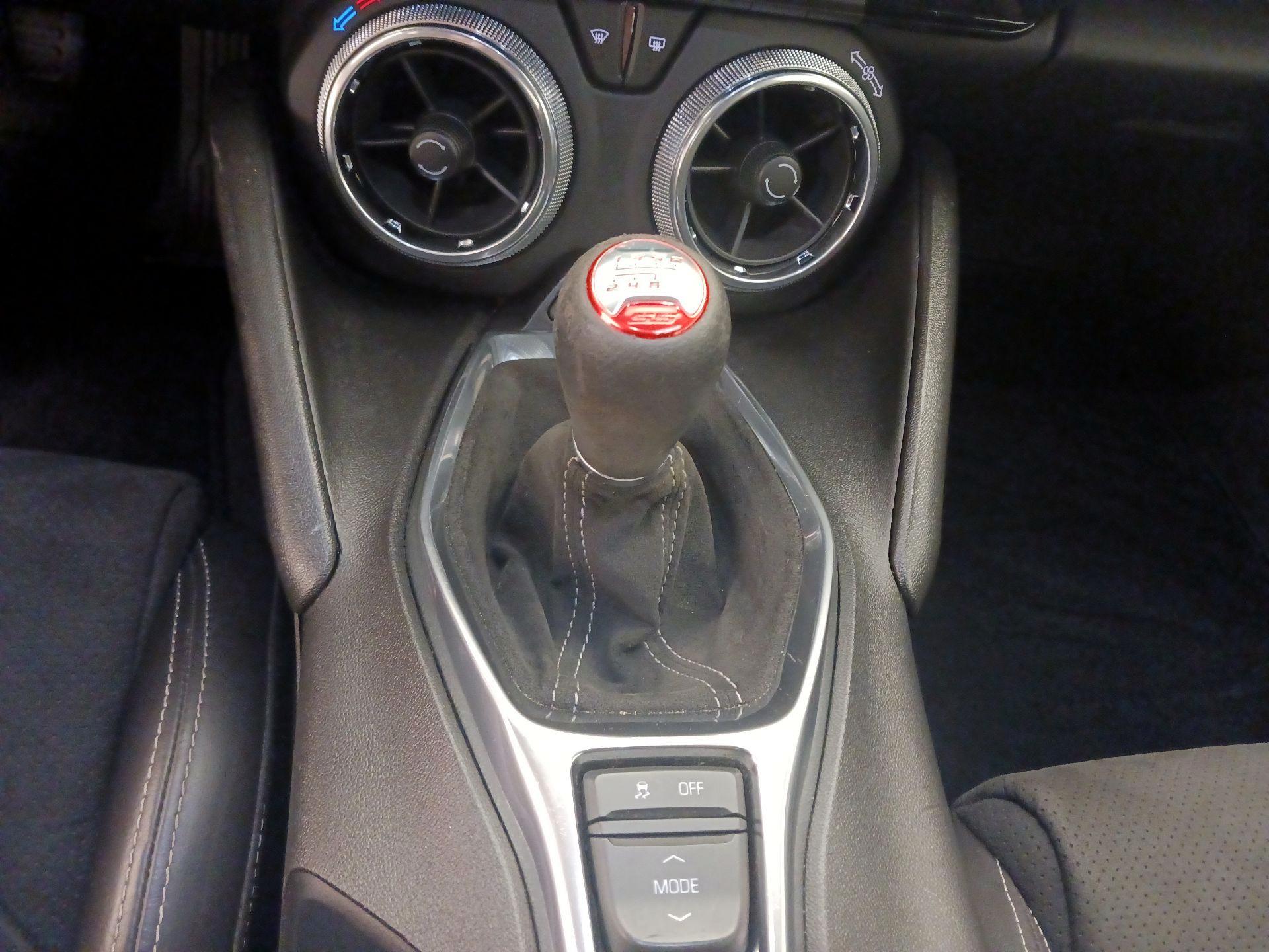 Thumbnail: 2018 Chevrolet Camaro - 17