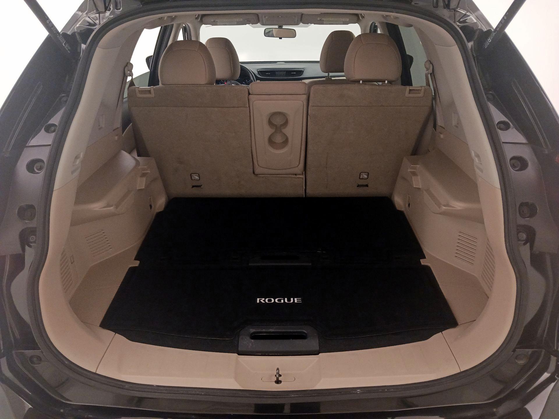 Thumbnail: 2017 Nissan Rogue - 20