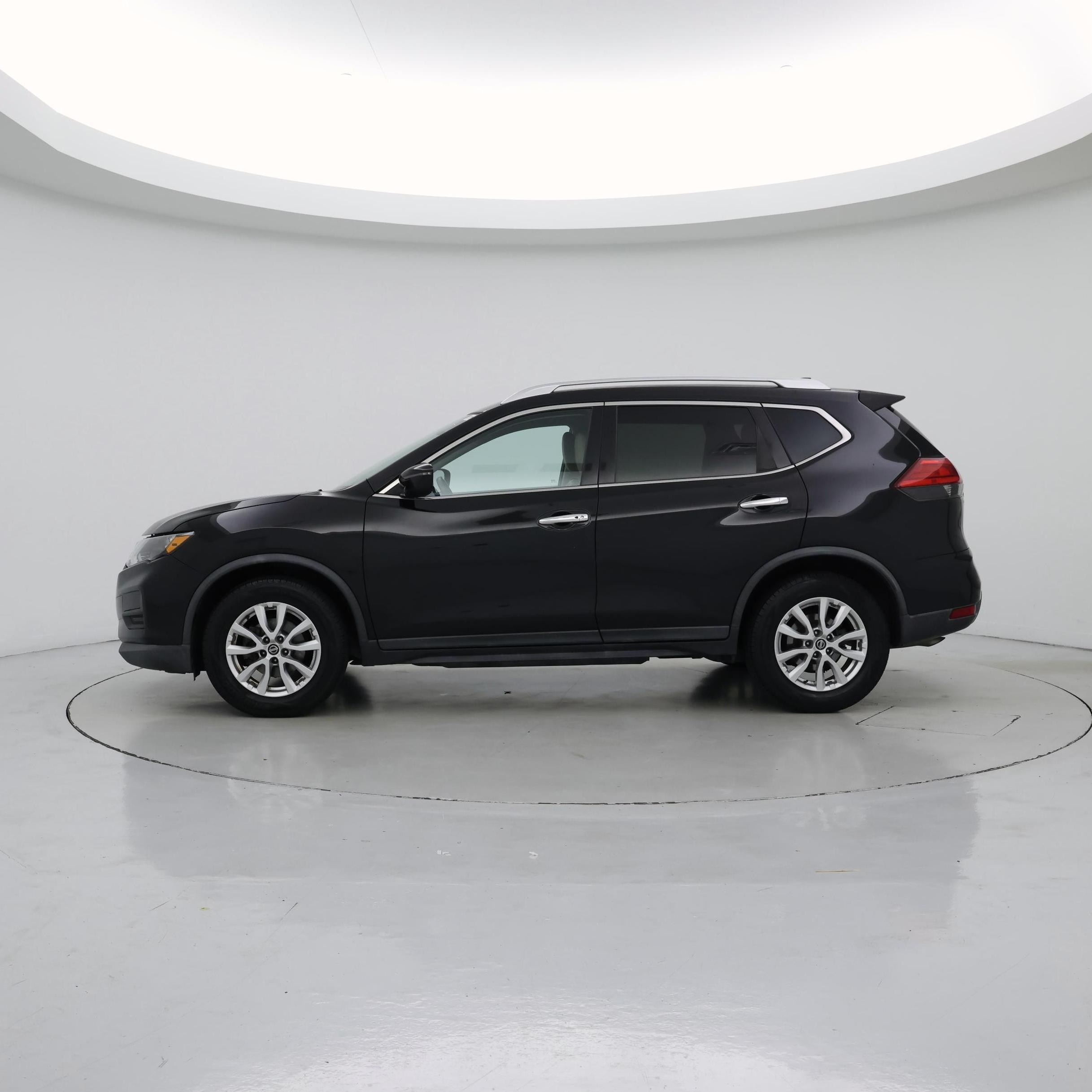Thumbnail: 2017 Nissan Rogue - 3