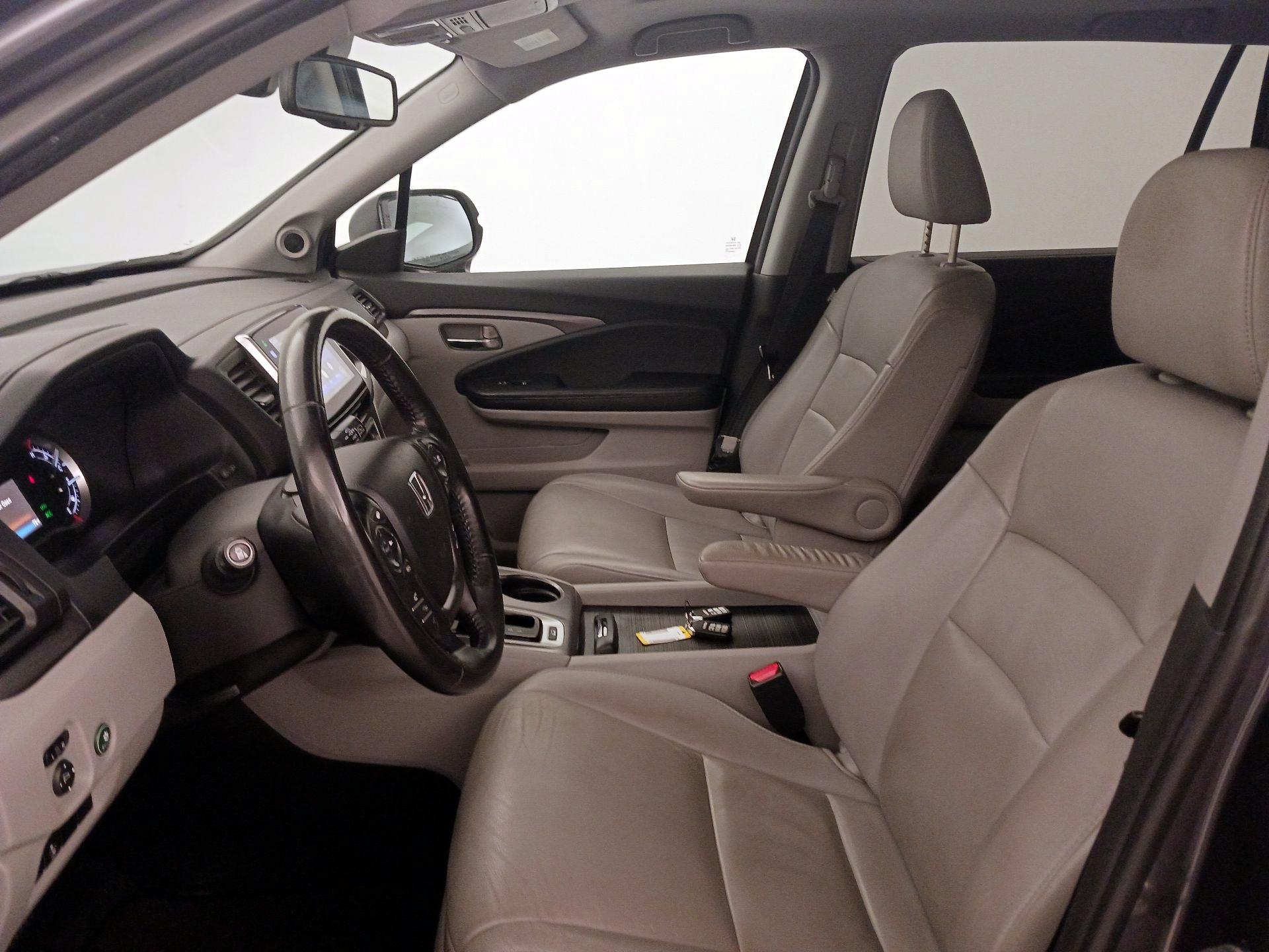 Thumbnail: 2016 Honda Pilot - 11
