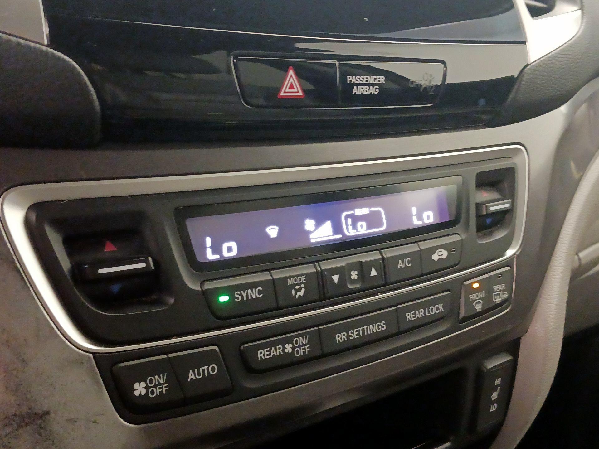 Thumbnail: 2016 Honda Pilot - 16