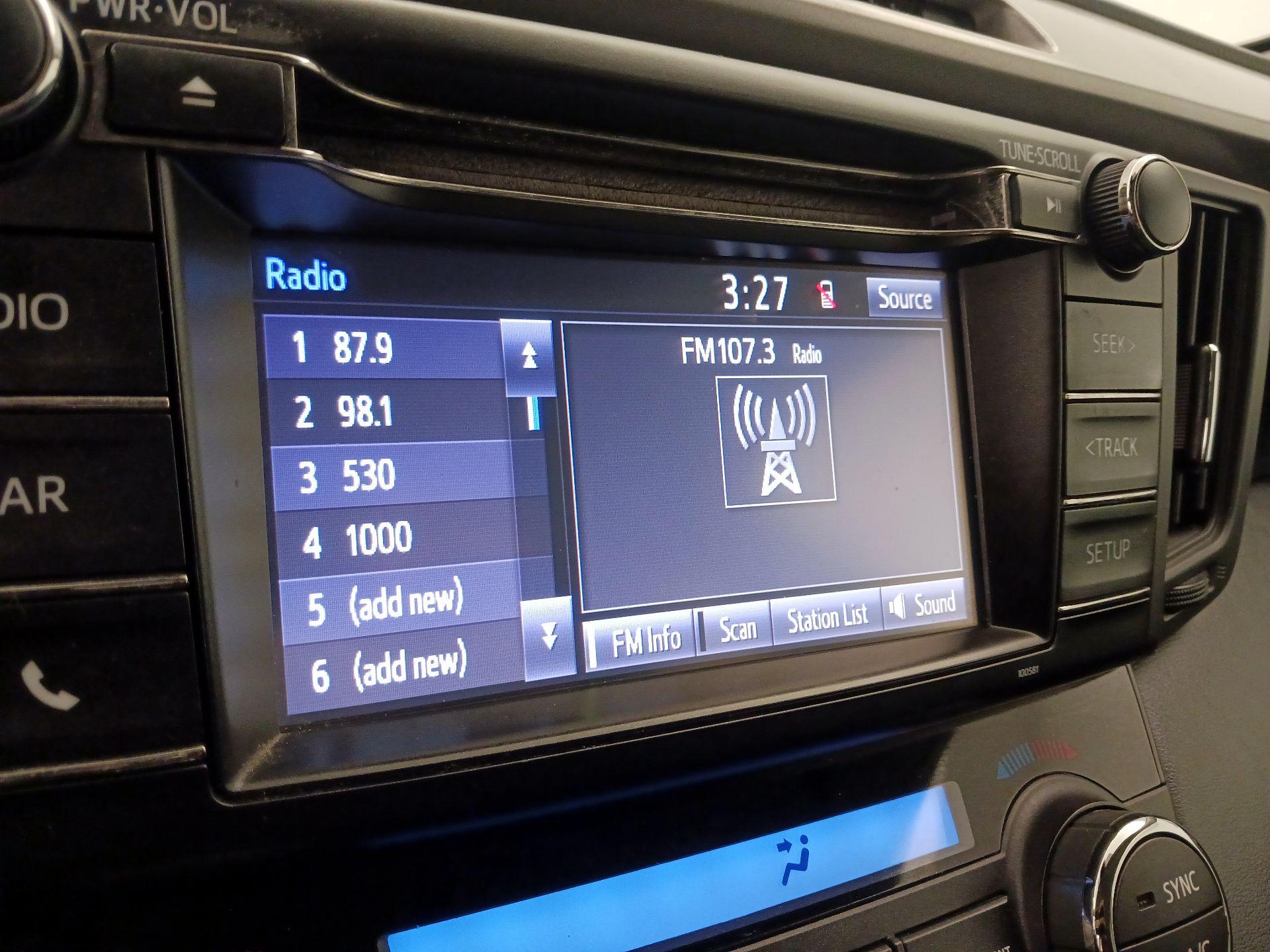 Thumbnail: 2018 Toyota RAV4 - 15