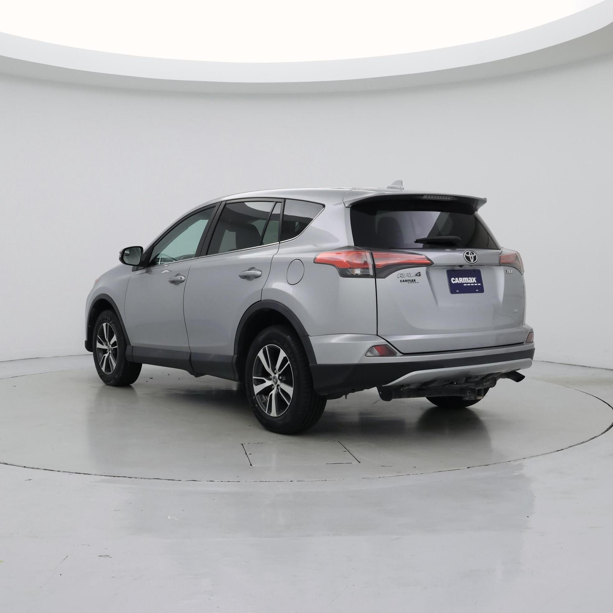 Thumbnail: 2018 Toyota RAV4 - 2