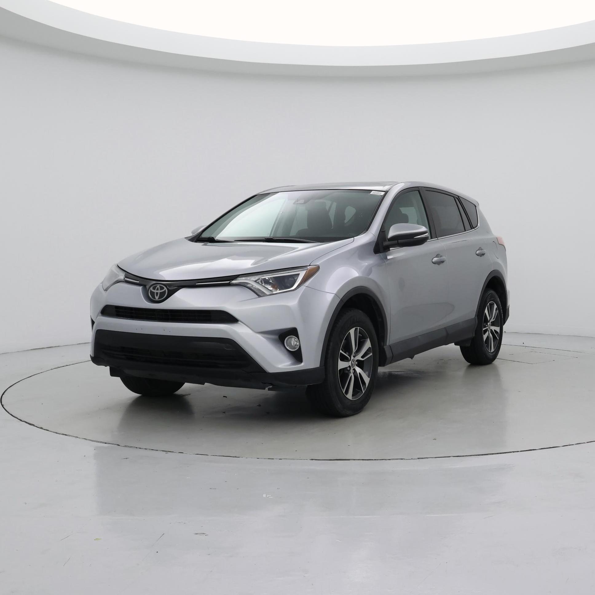 Thumbnail: 2018 Toyota RAV4 - 4