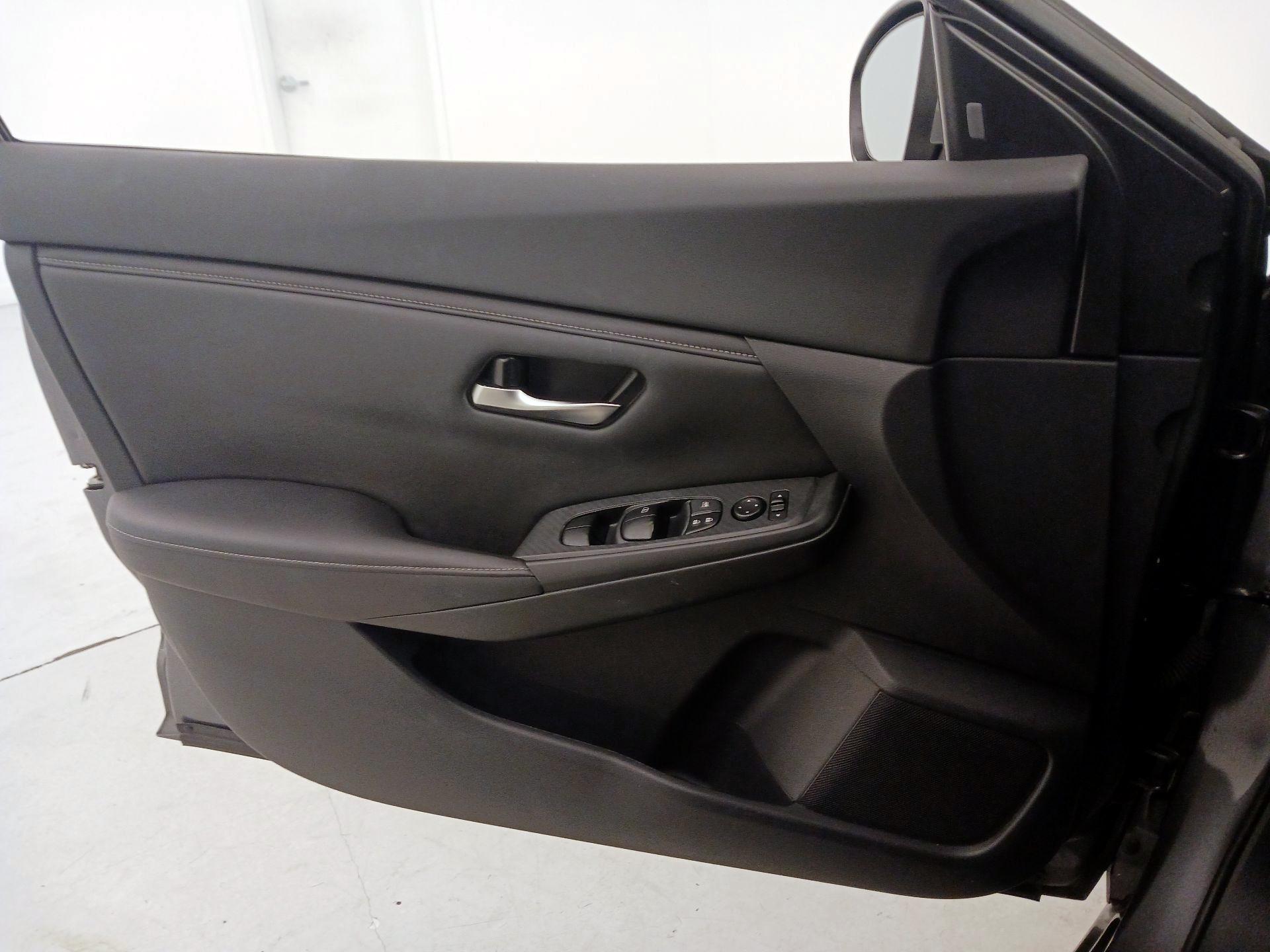 Thumbnail: 2021 Nissan Sentra - 12