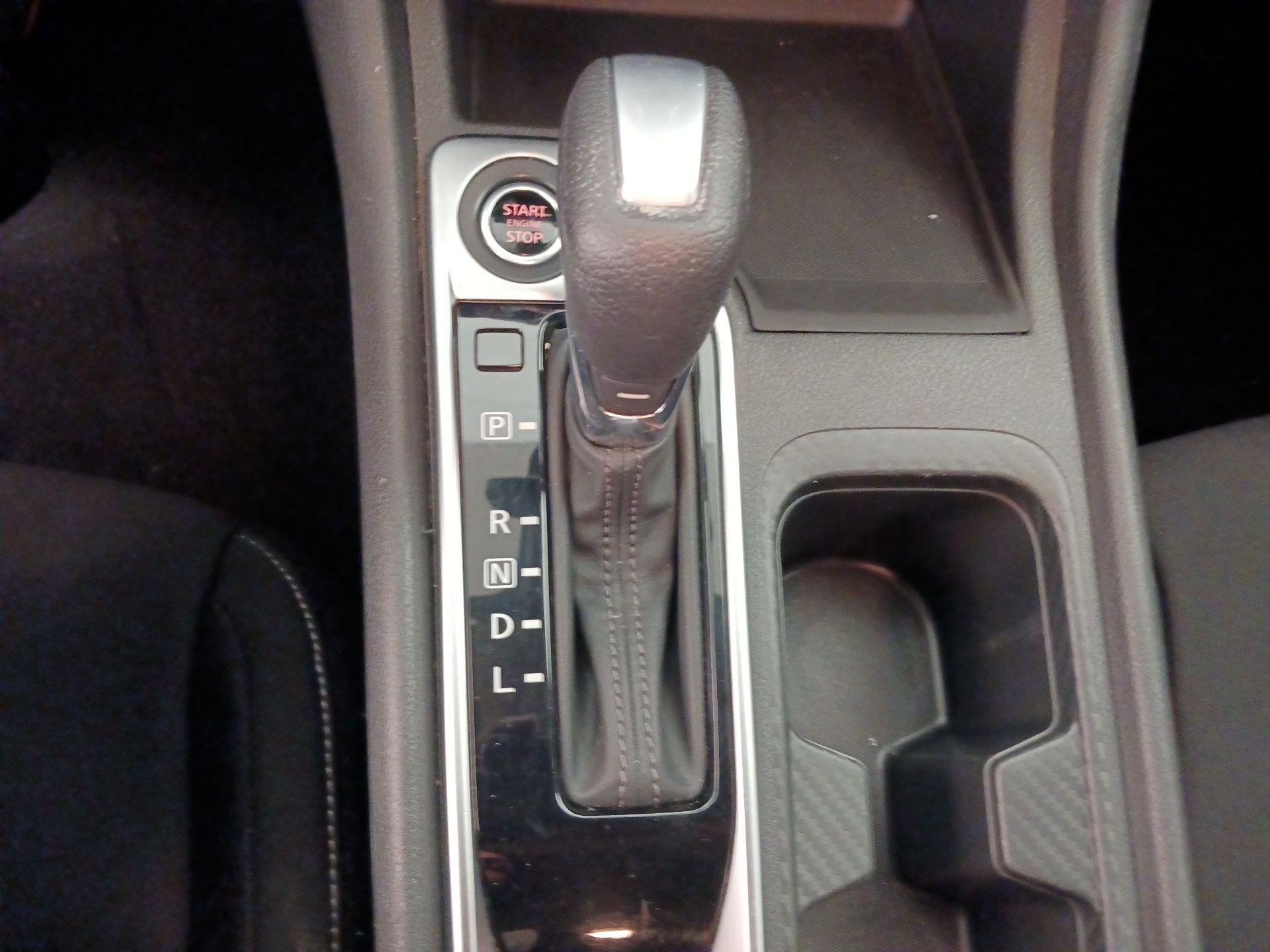 Thumbnail: 2021 Nissan Sentra - 17