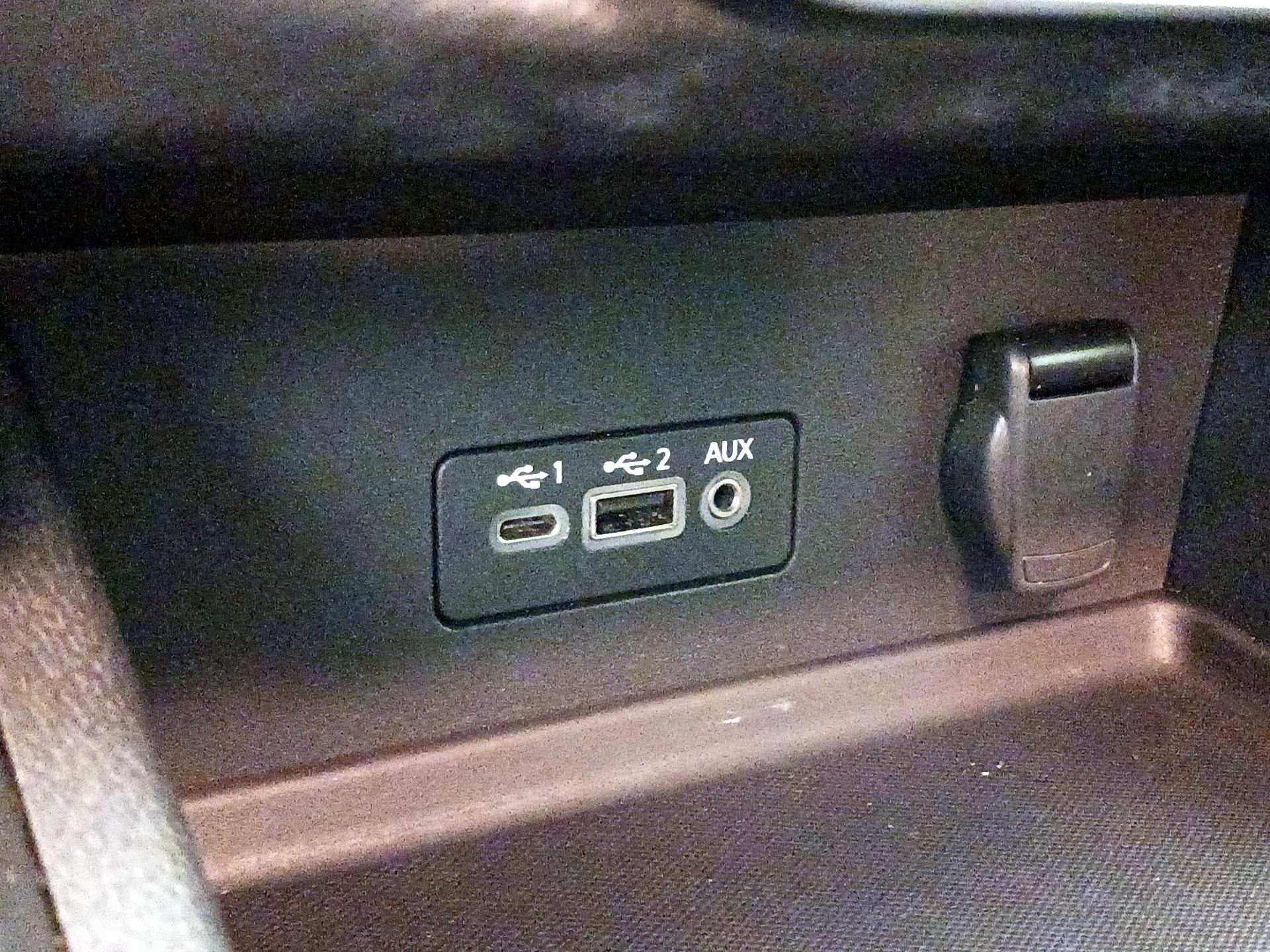 Thumbnail: 2021 Nissan Sentra - 18