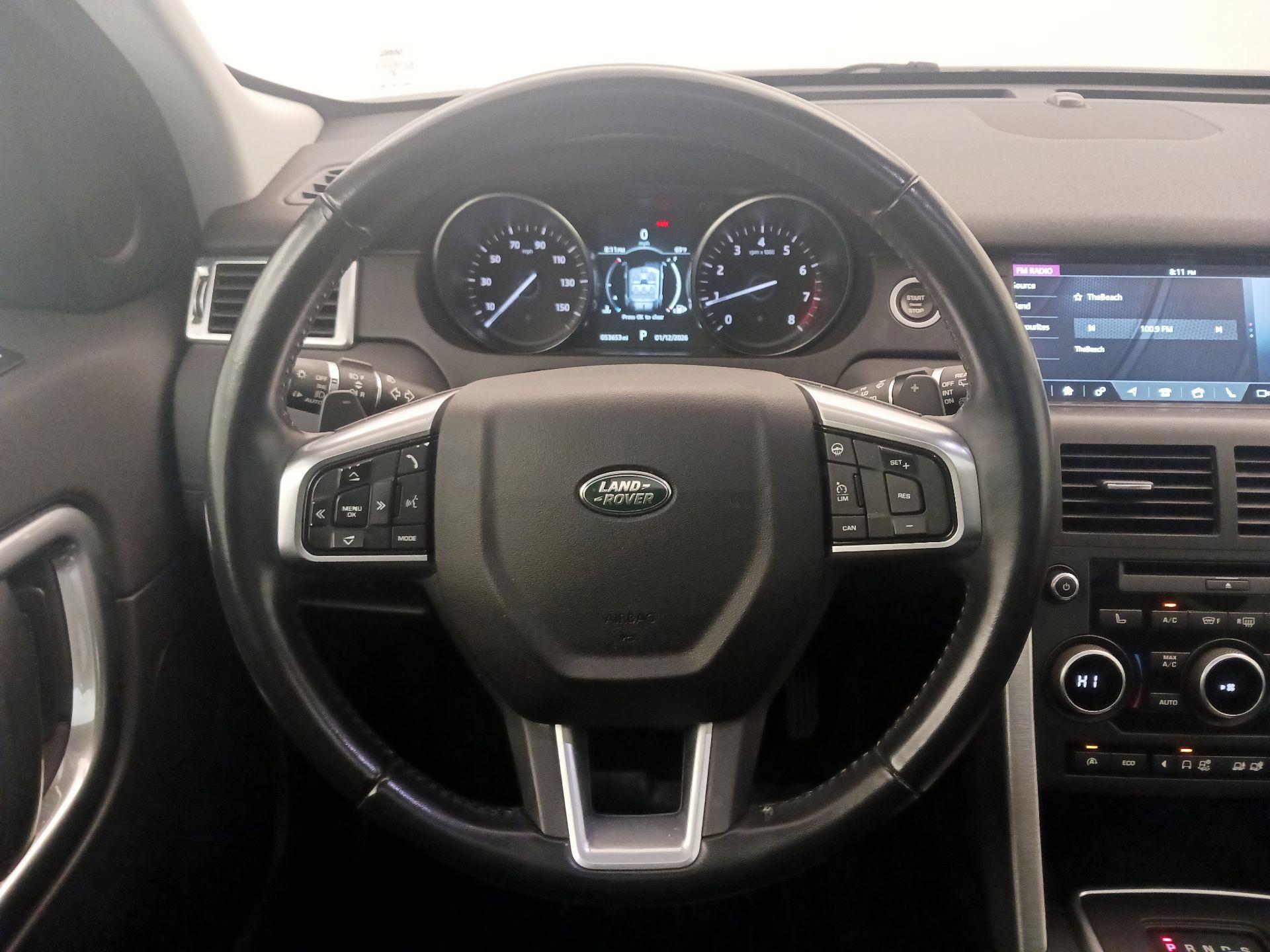 Thumbnail: 2017 Land Rover Discovery Sport - 10