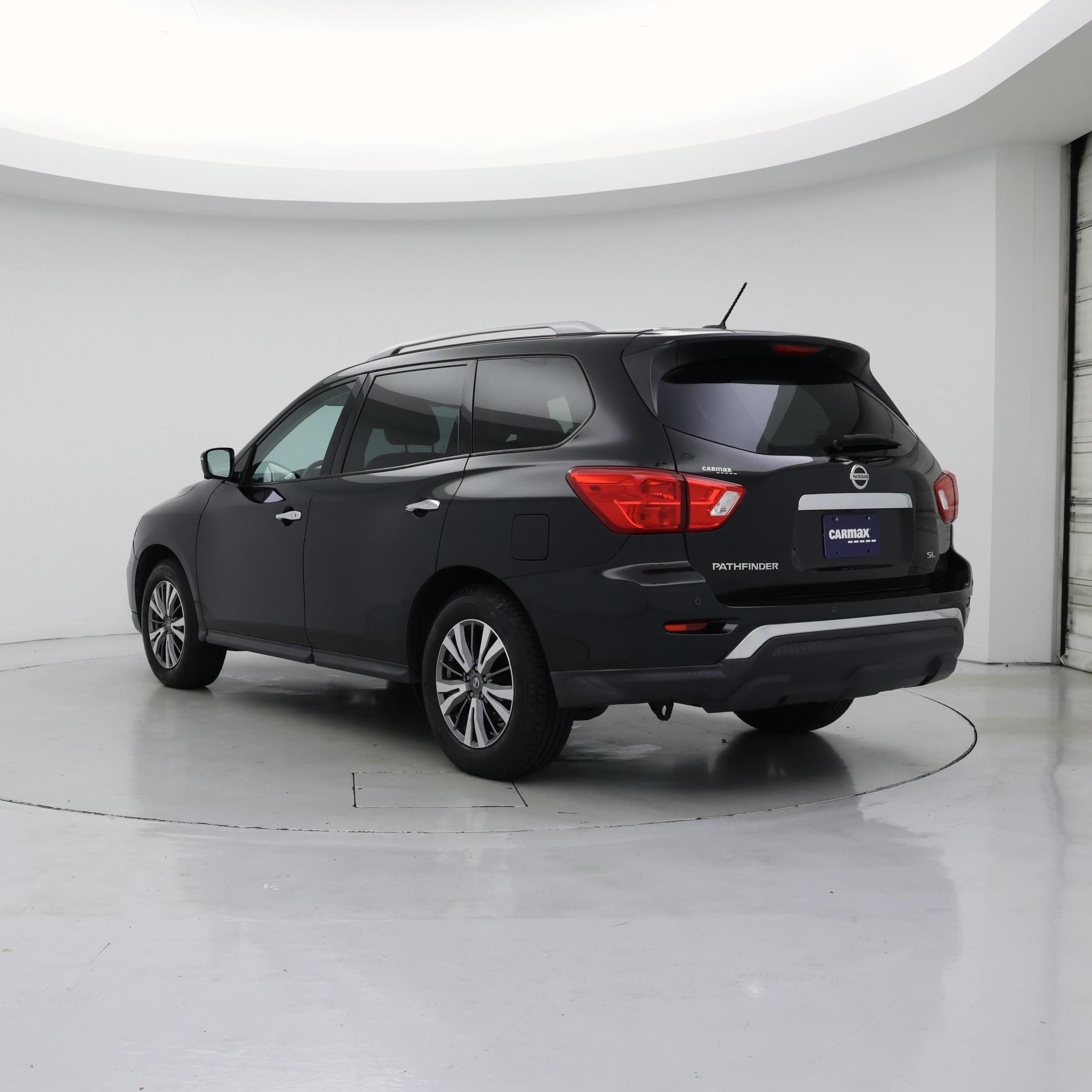 Thumbnail: 2018 Nissan Pathfinder - 2