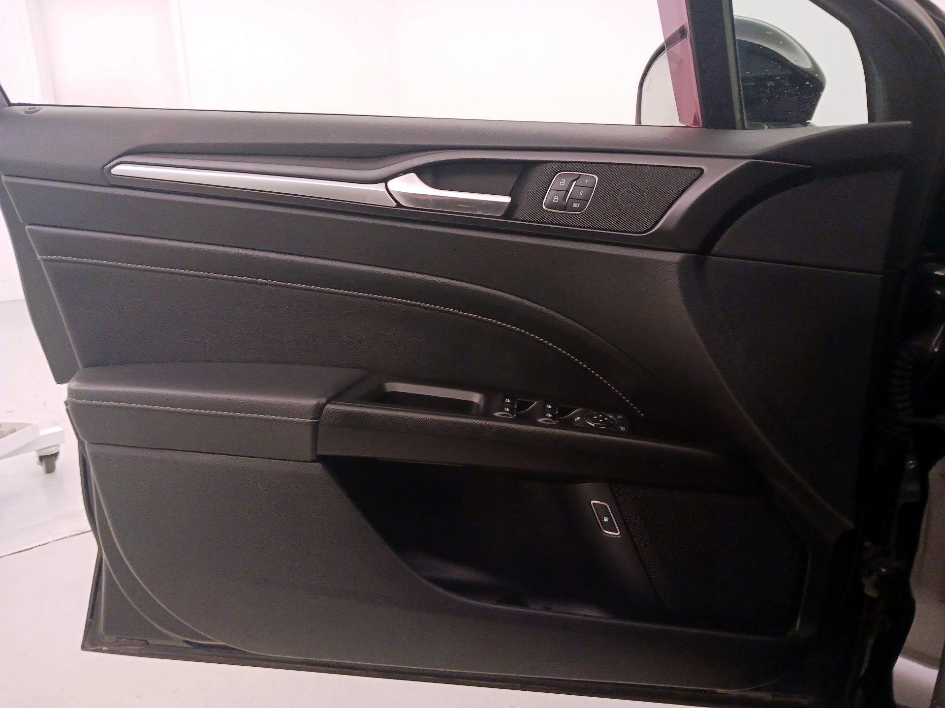 Thumbnail: 2018 Ford Fusion - 12