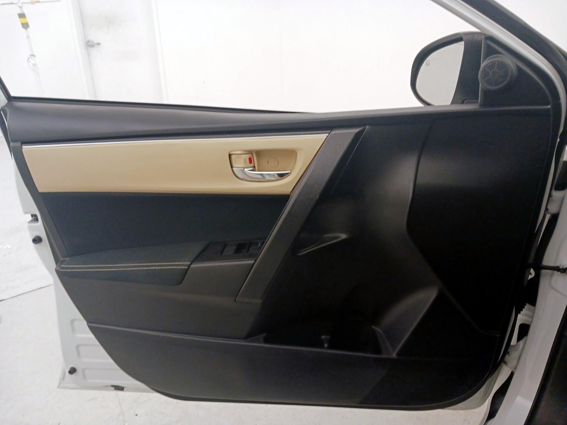 Thumbnail: 2017 Toyota Corolla - 12