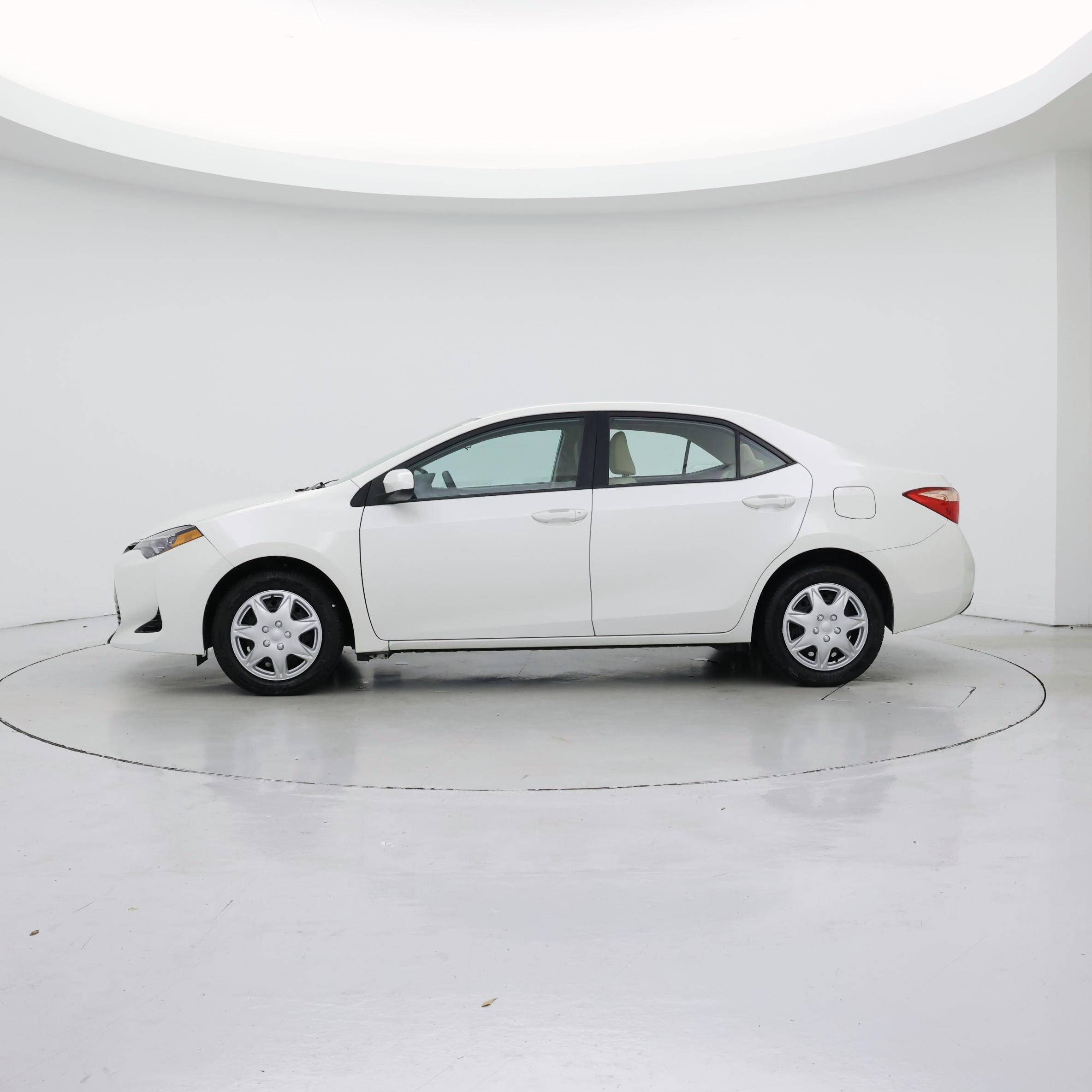 Thumbnail: 2017 Toyota Corolla - 3