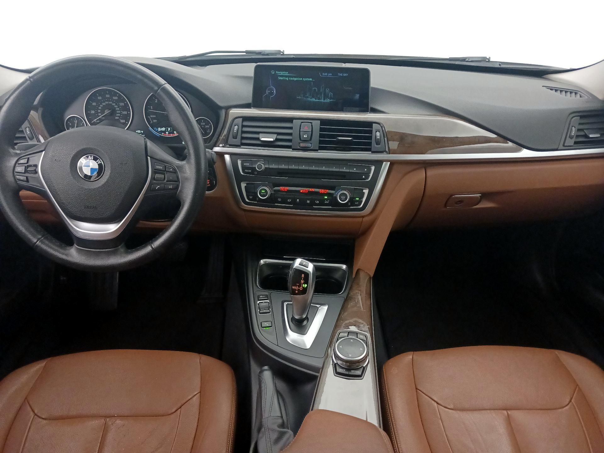 Thumbnail: 2015 BMW 3 Series - 9