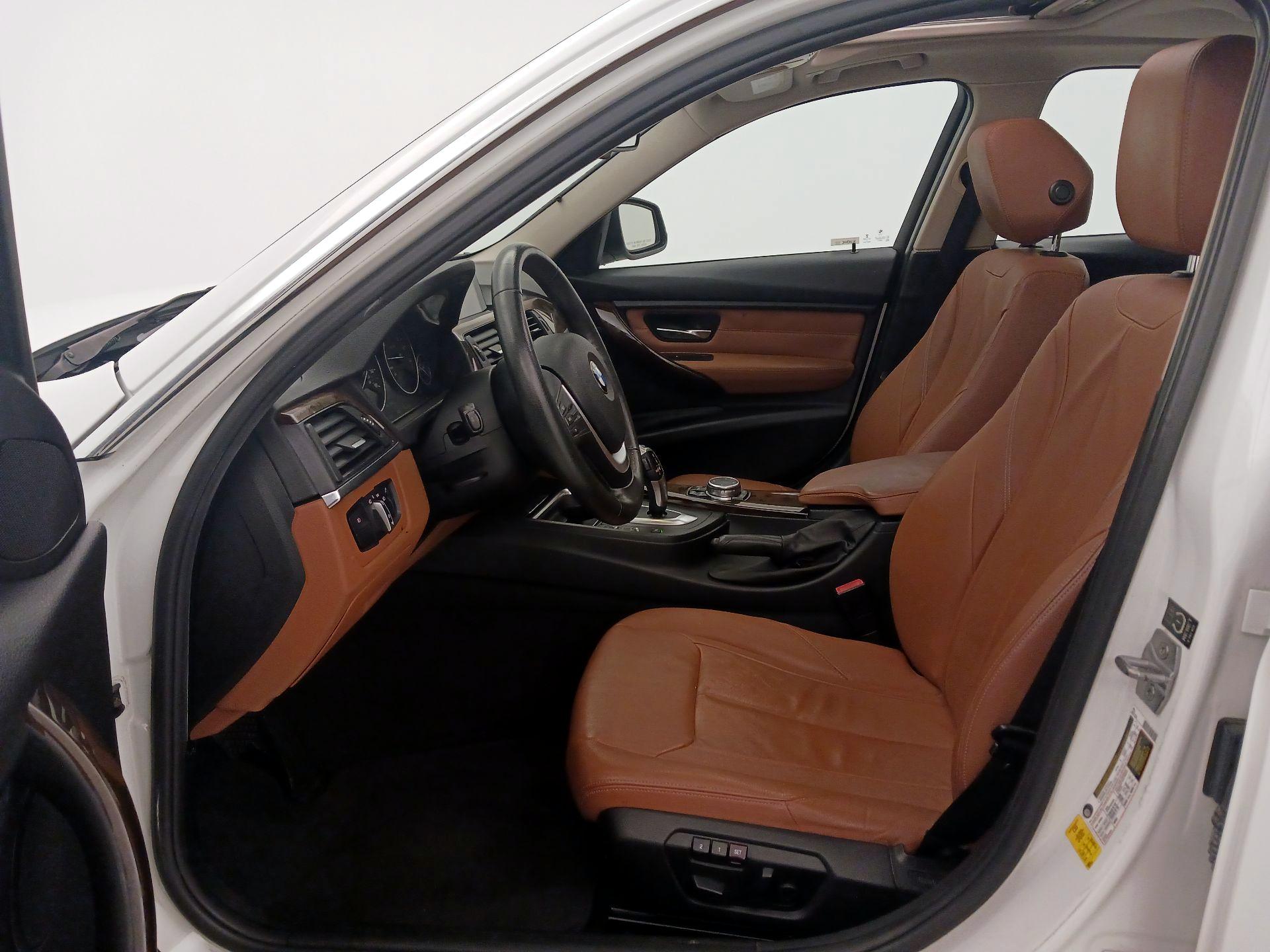 Thumbnail: 2015 BMW 3 Series - 11