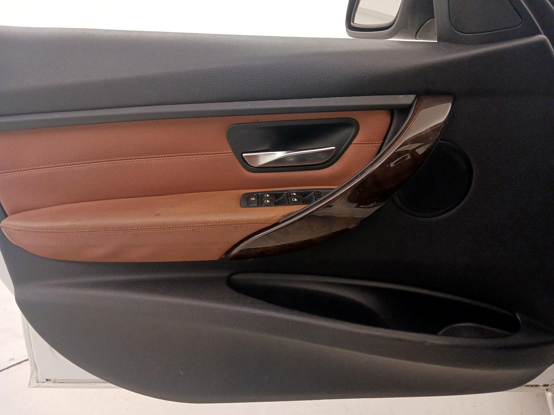 Thumbnail: 2015 BMW 3 Series - 12