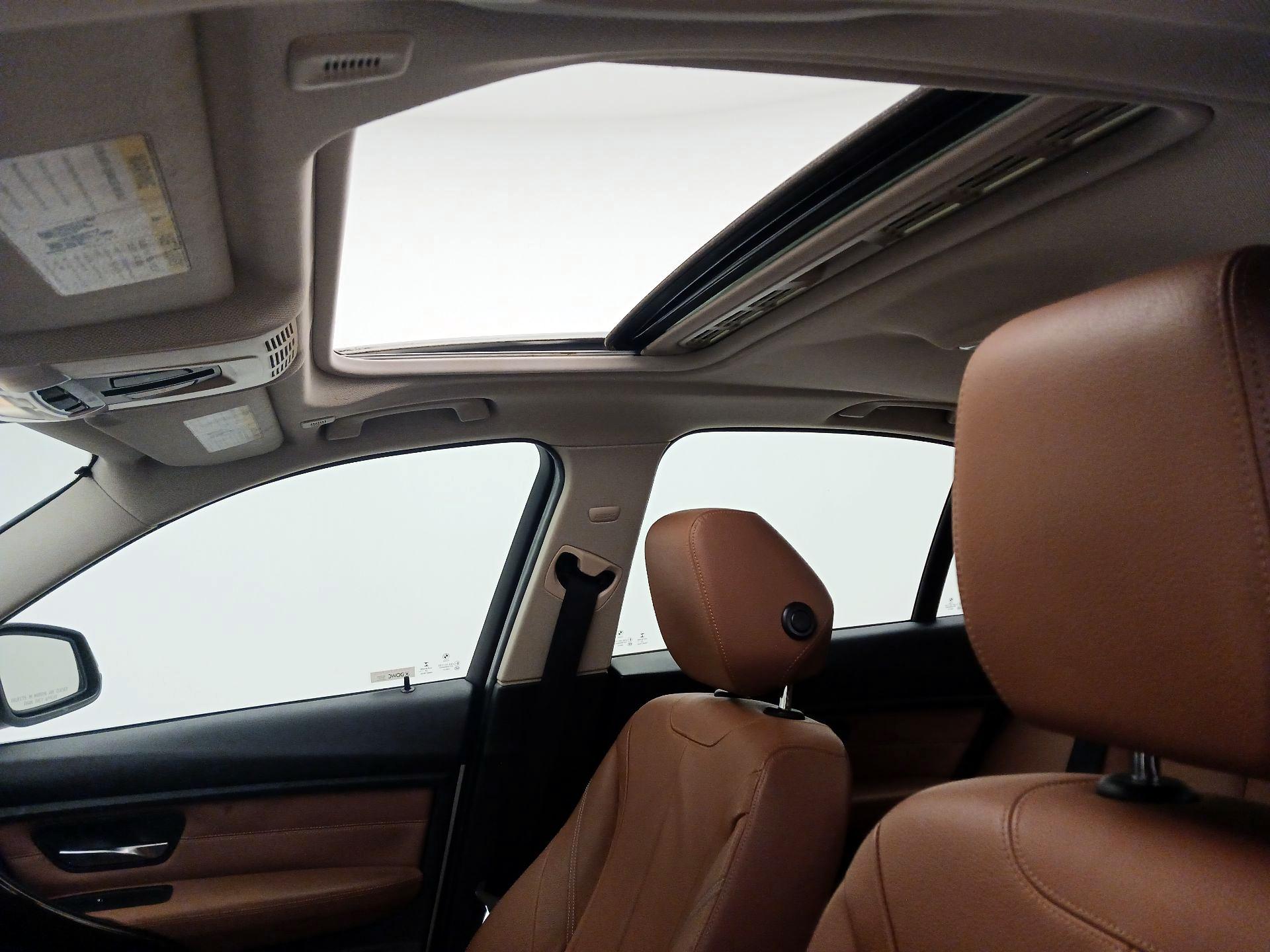 Thumbnail: 2015 BMW 3 Series - 19