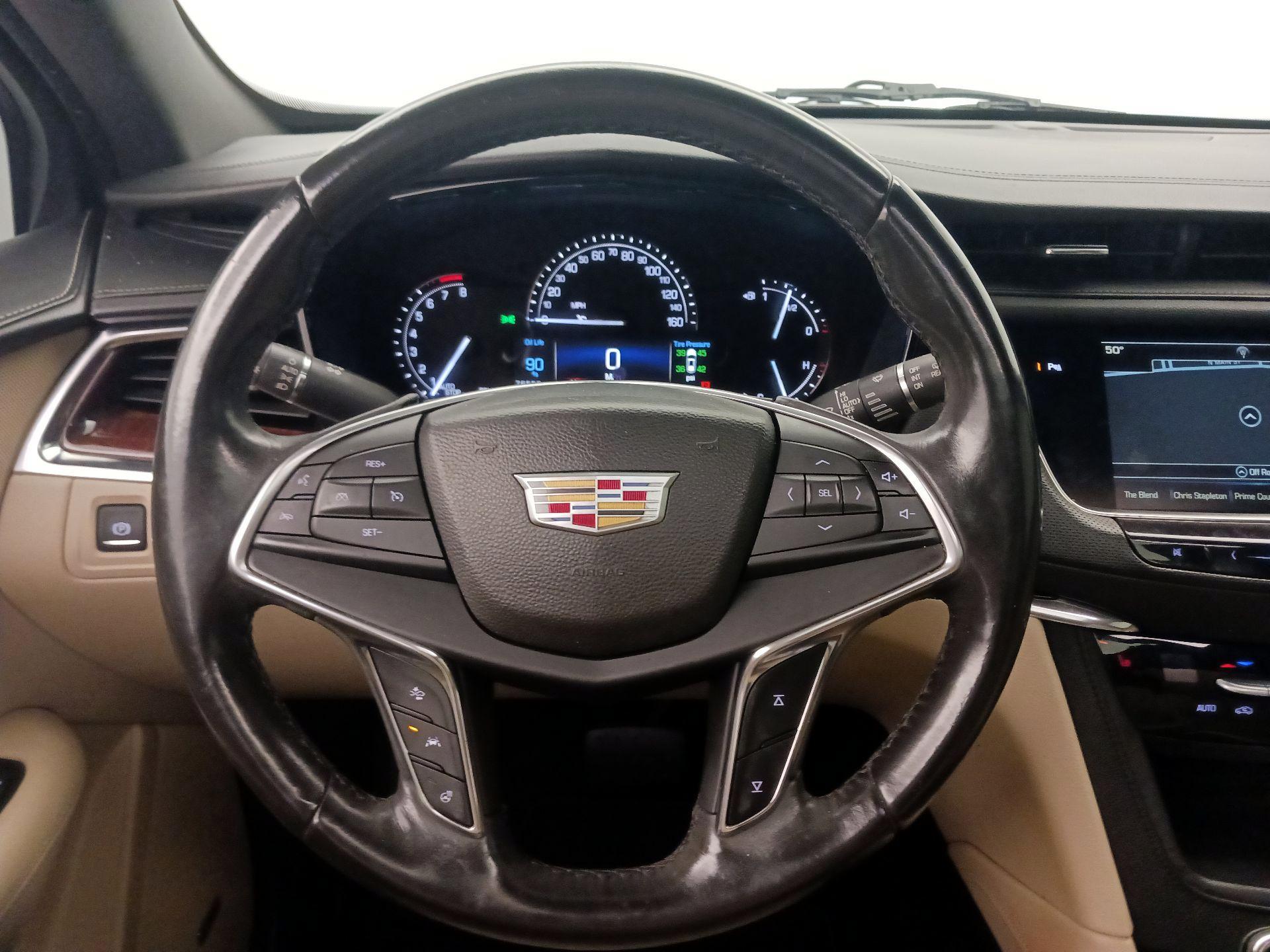 Thumbnail: 2017 Cadillac XT5 - 10