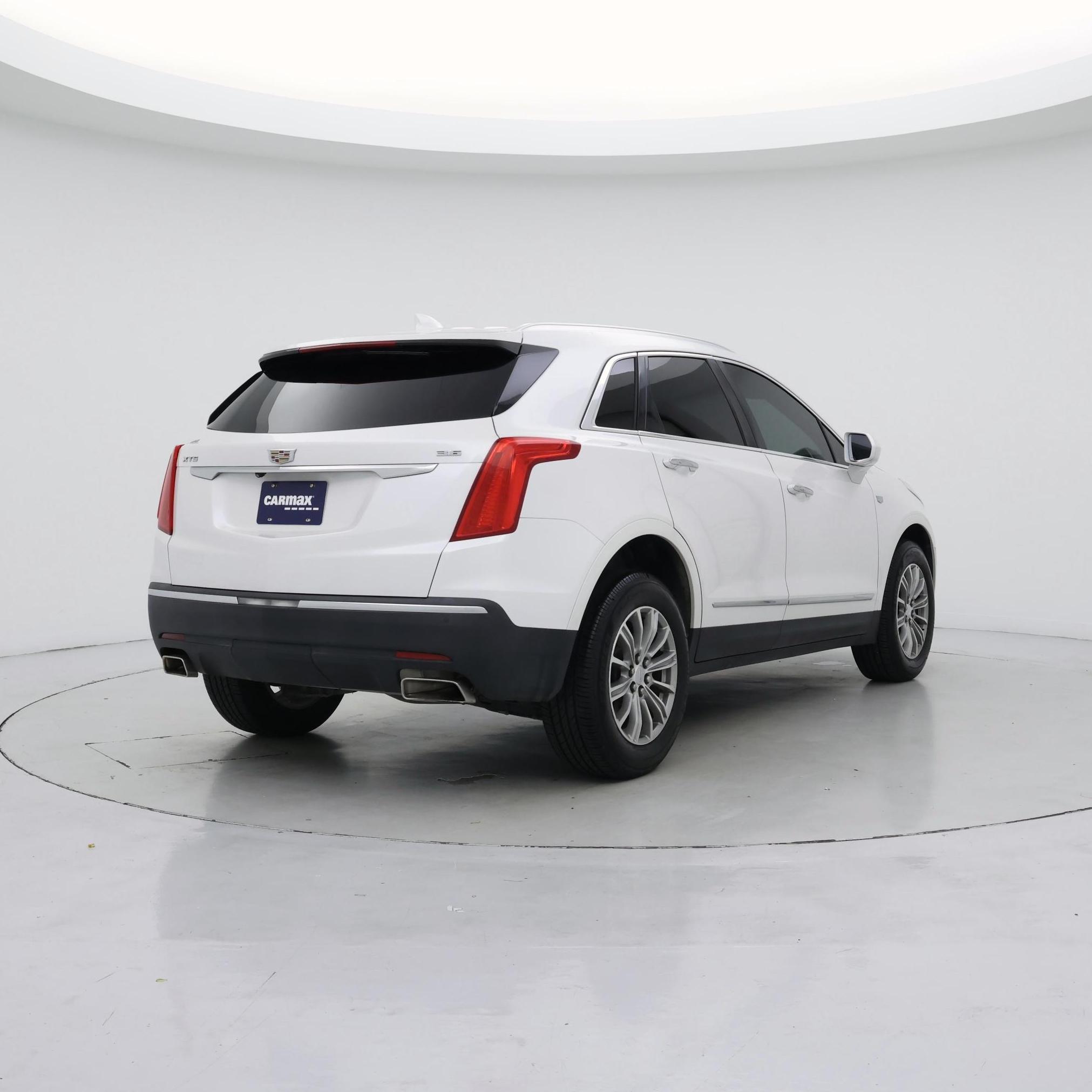 Thumbnail: 2017 Cadillac XT5 - 8