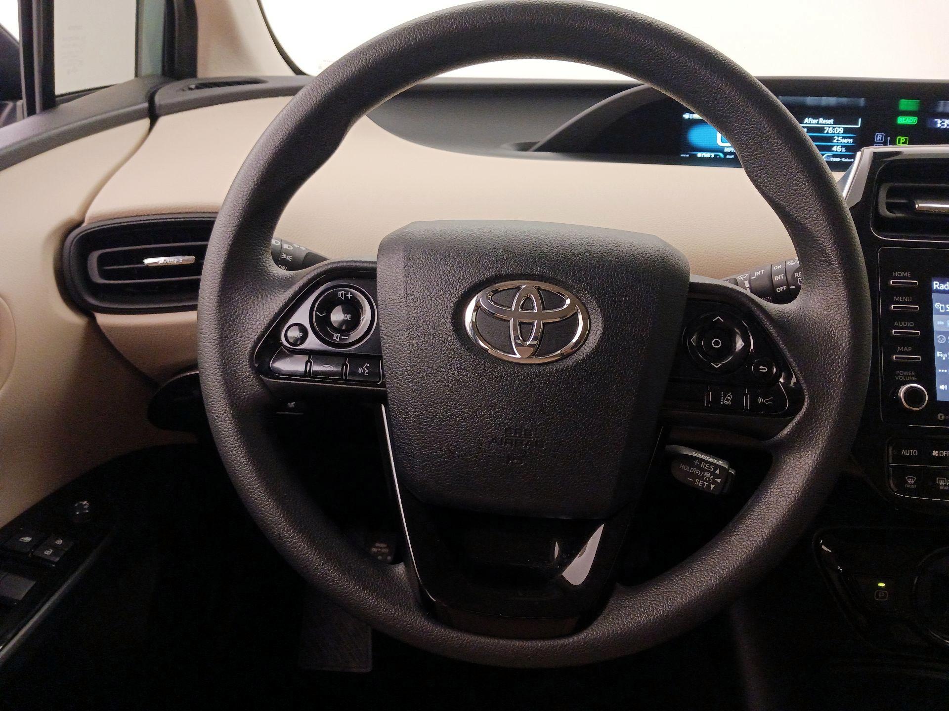 Thumbnail: 2022 Toyota Prius - 10