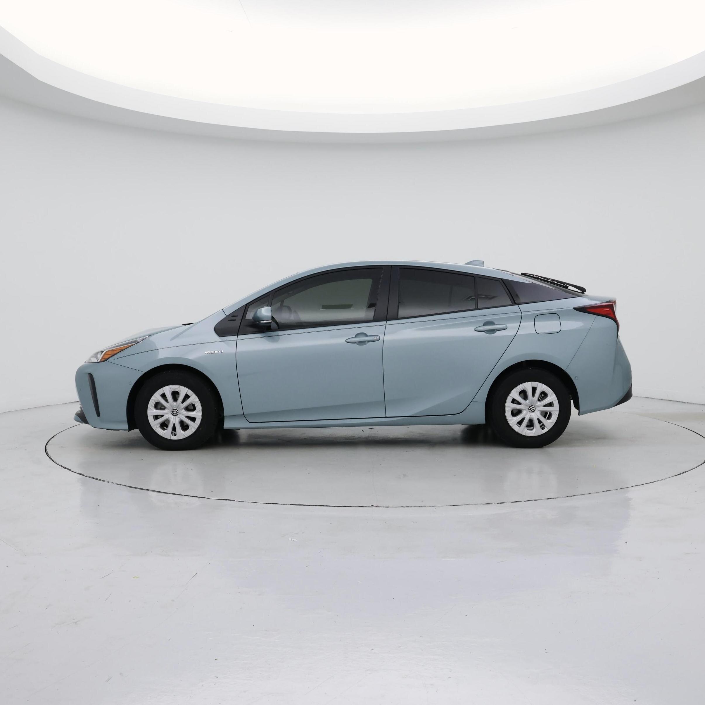 Thumbnail: 2022 Toyota Prius - 3