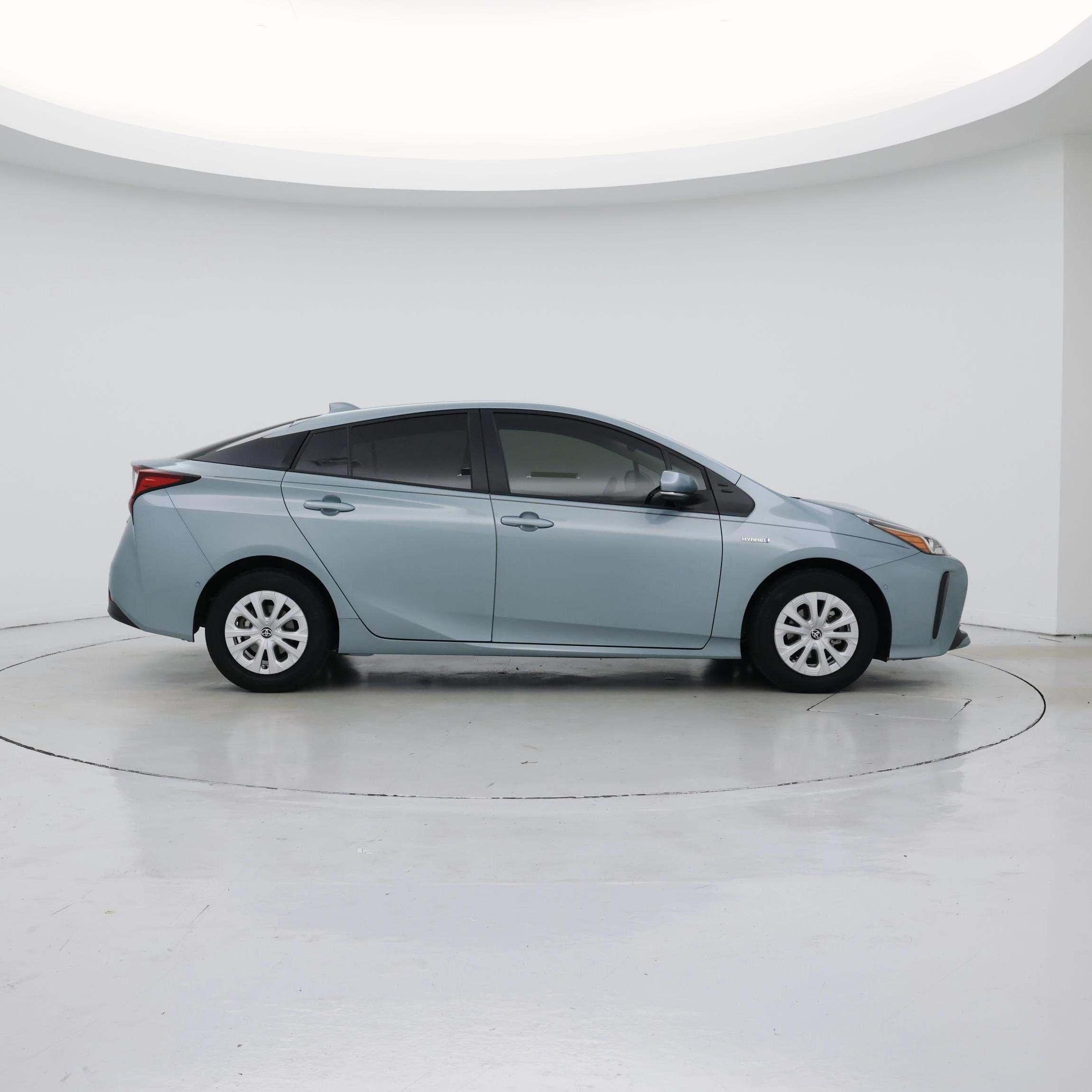 Thumbnail: 2022 Toyota Prius - 7