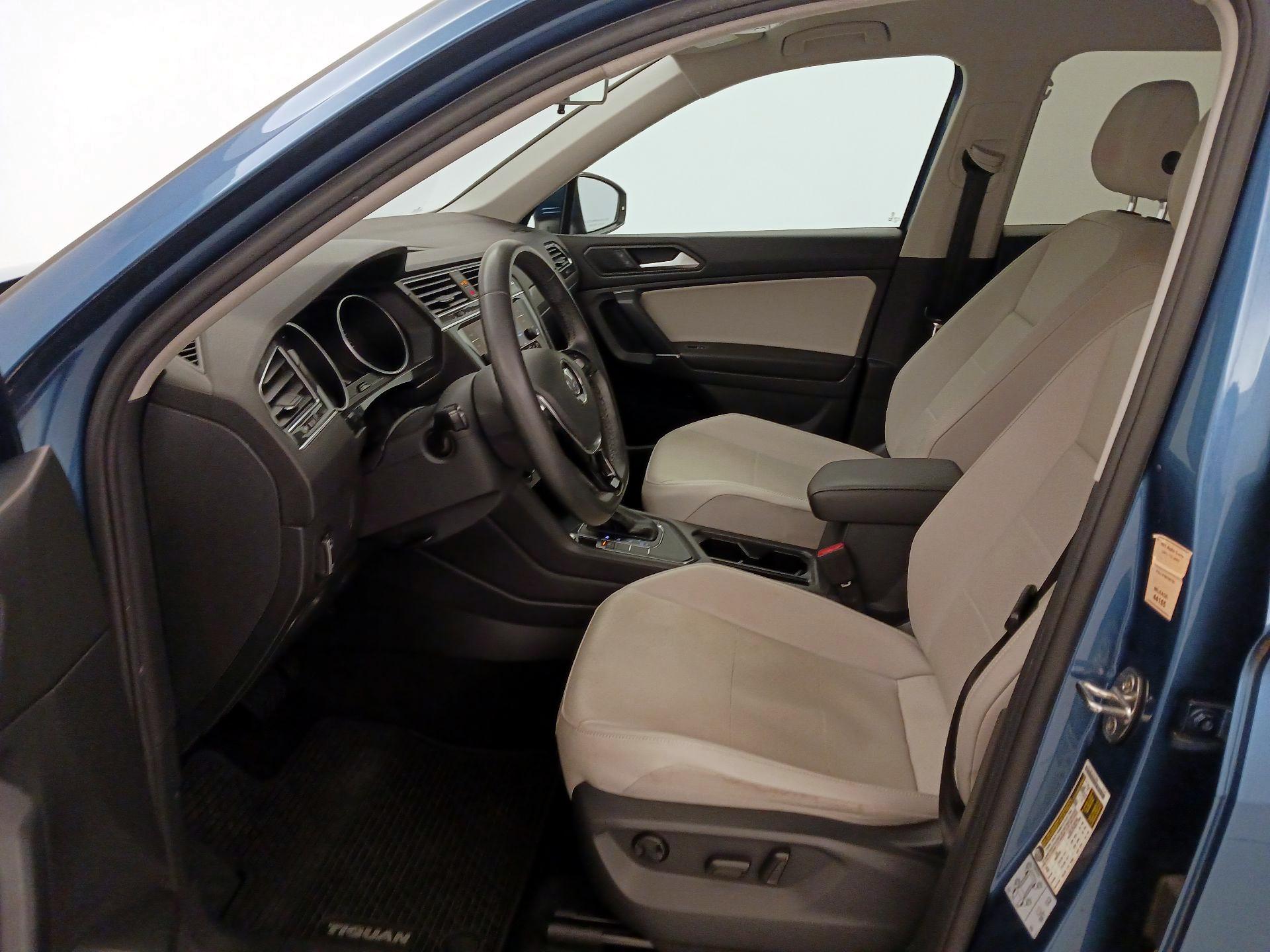 Thumbnail: 2020 Volkswagen Tiguan - 11