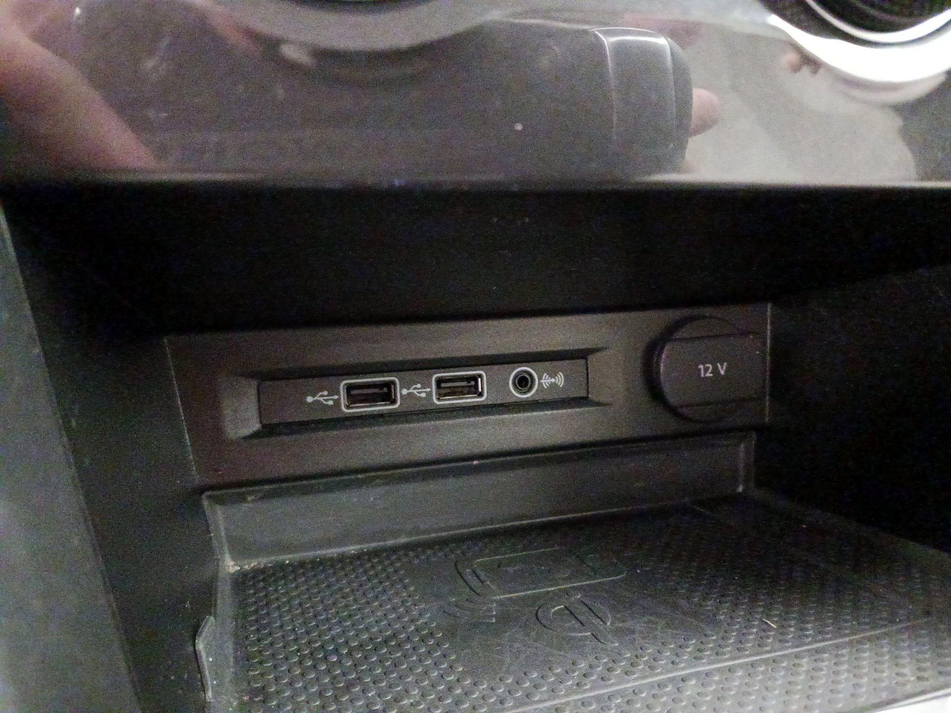 Thumbnail: 2020 Volkswagen Tiguan - 18