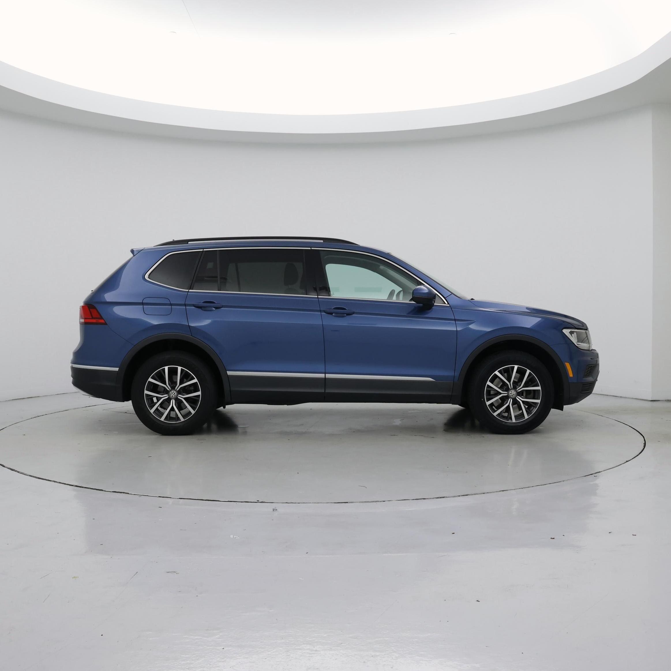Thumbnail: 2020 Volkswagen Tiguan - 7
