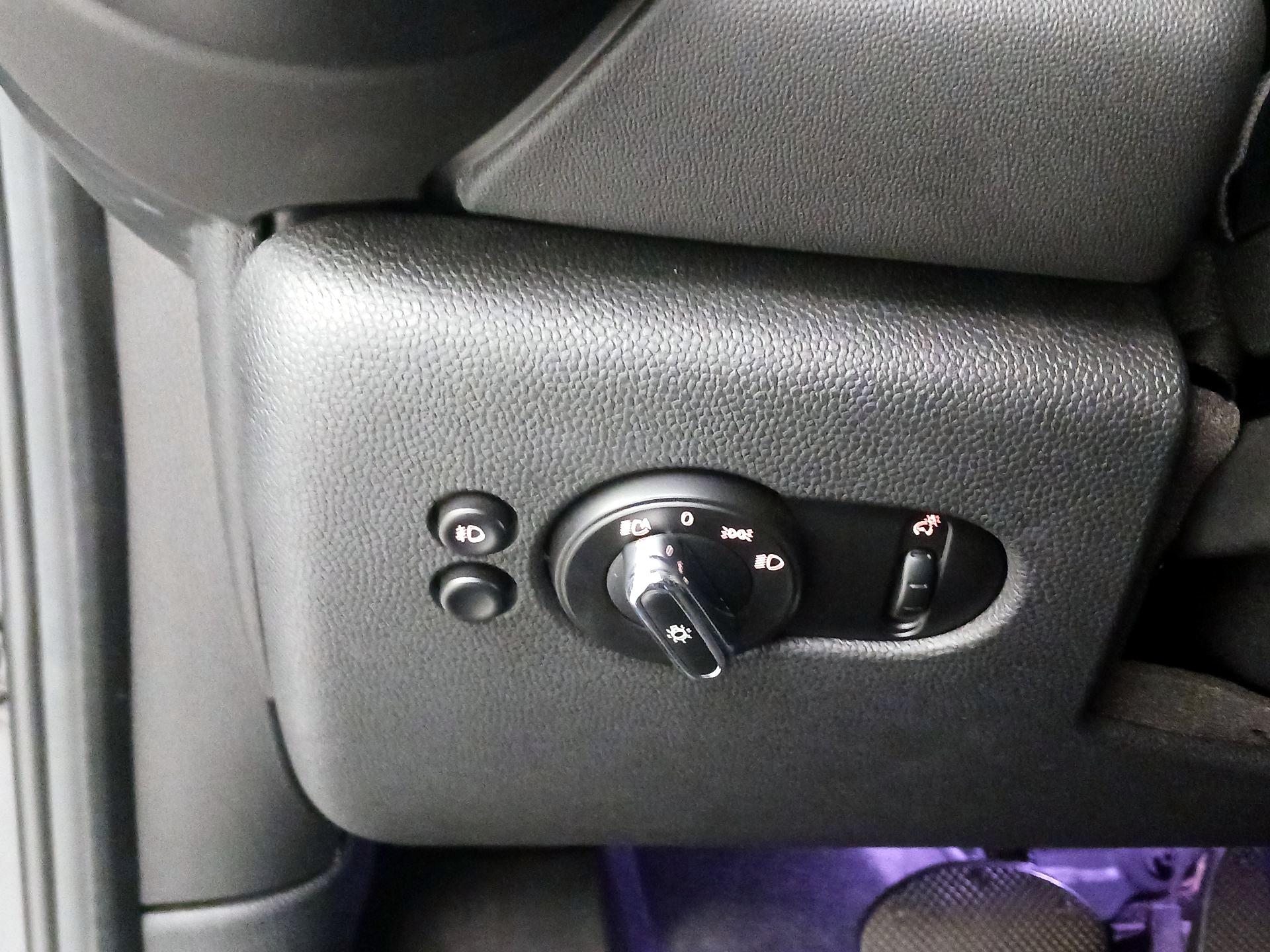 Thumbnail: 2018 MINI Cooper Hardtop - 13