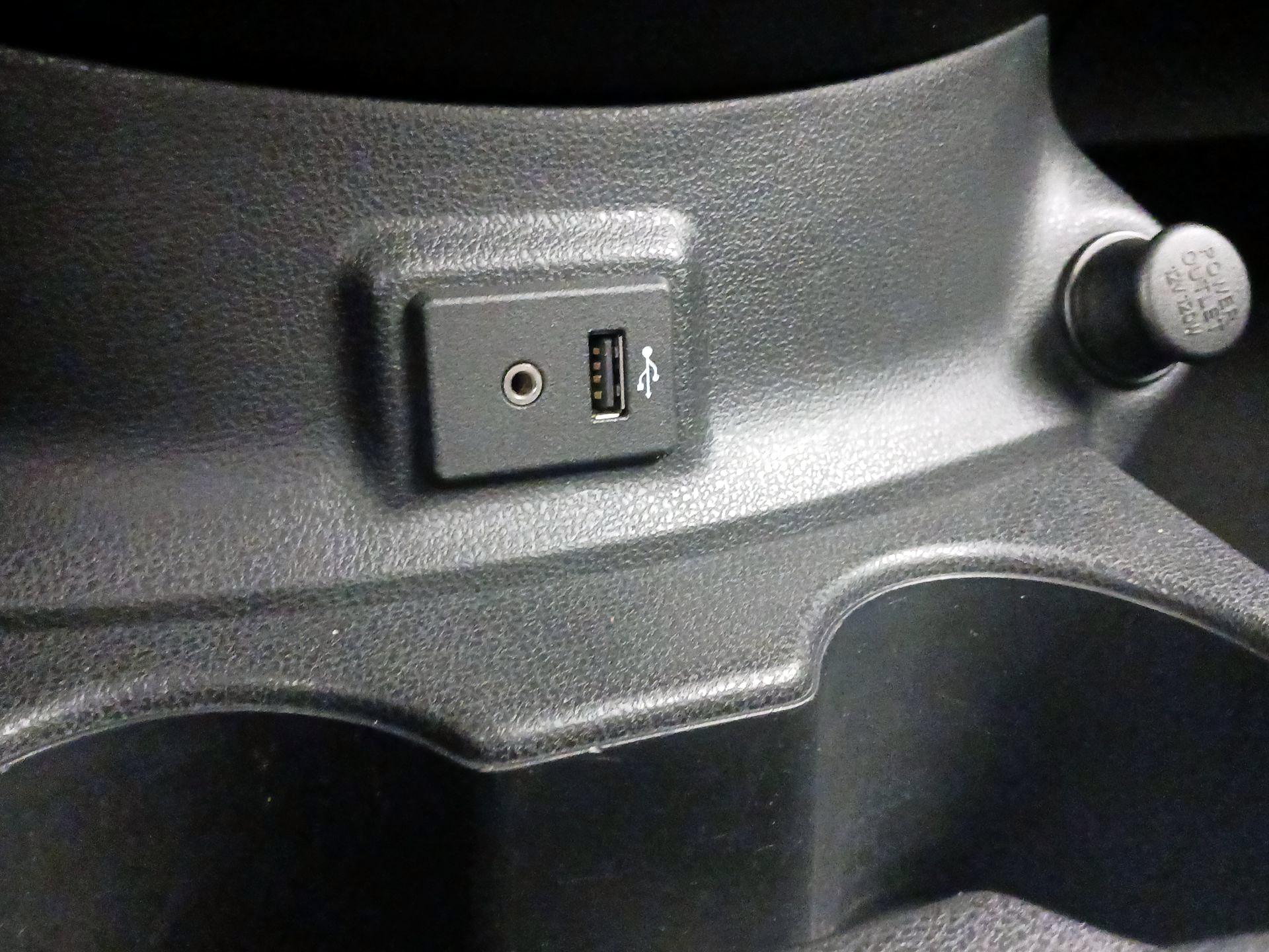 Thumbnail: 2017 Nissan Versa - 17