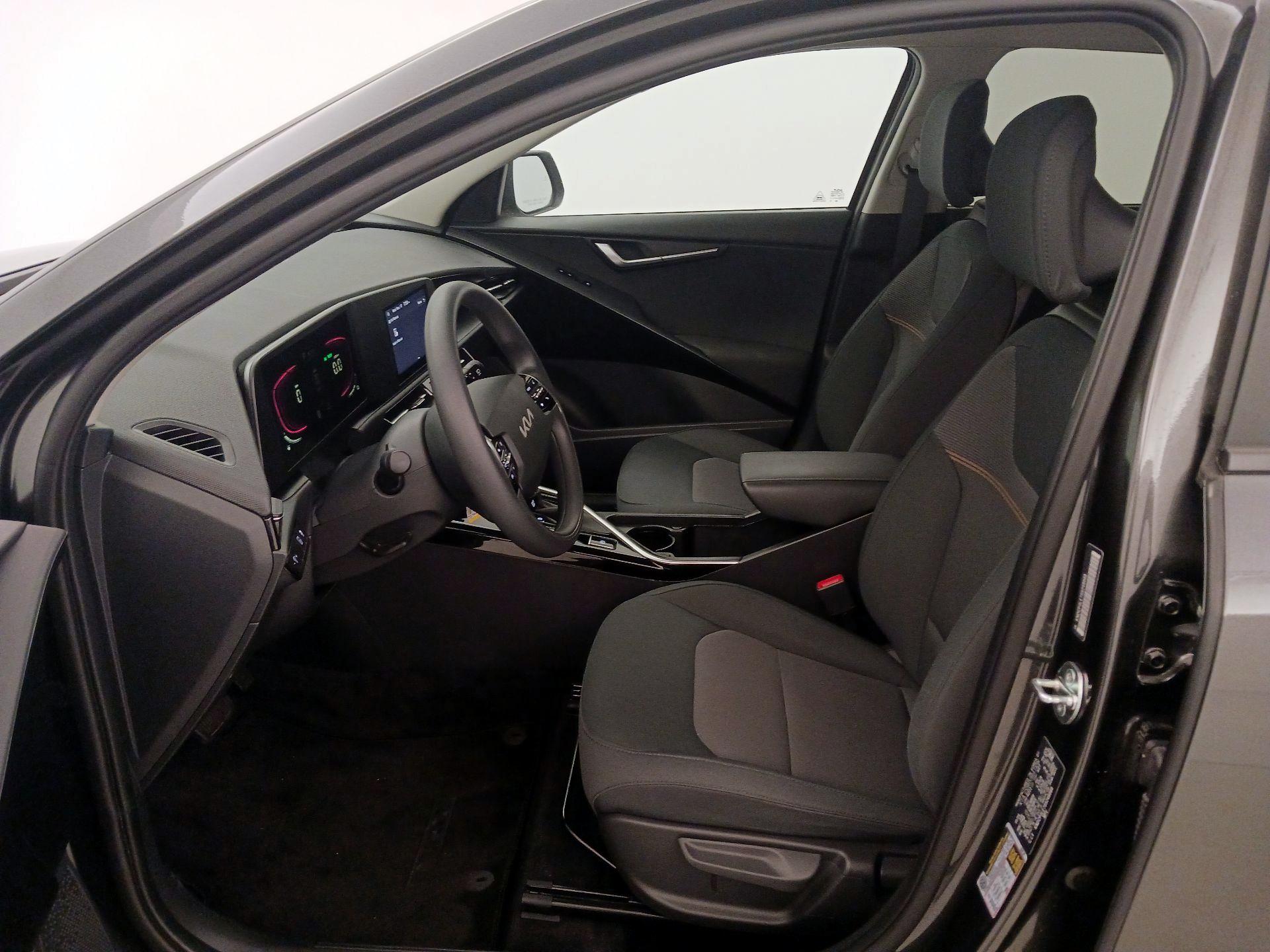 Thumbnail: 2025 Kia Niro - 11