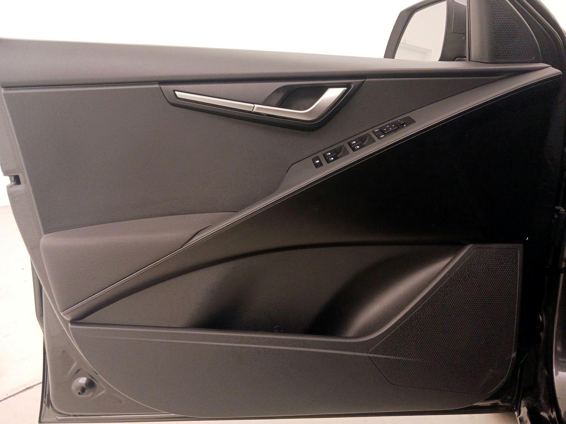 Thumbnail: 2025 Kia Niro - 12