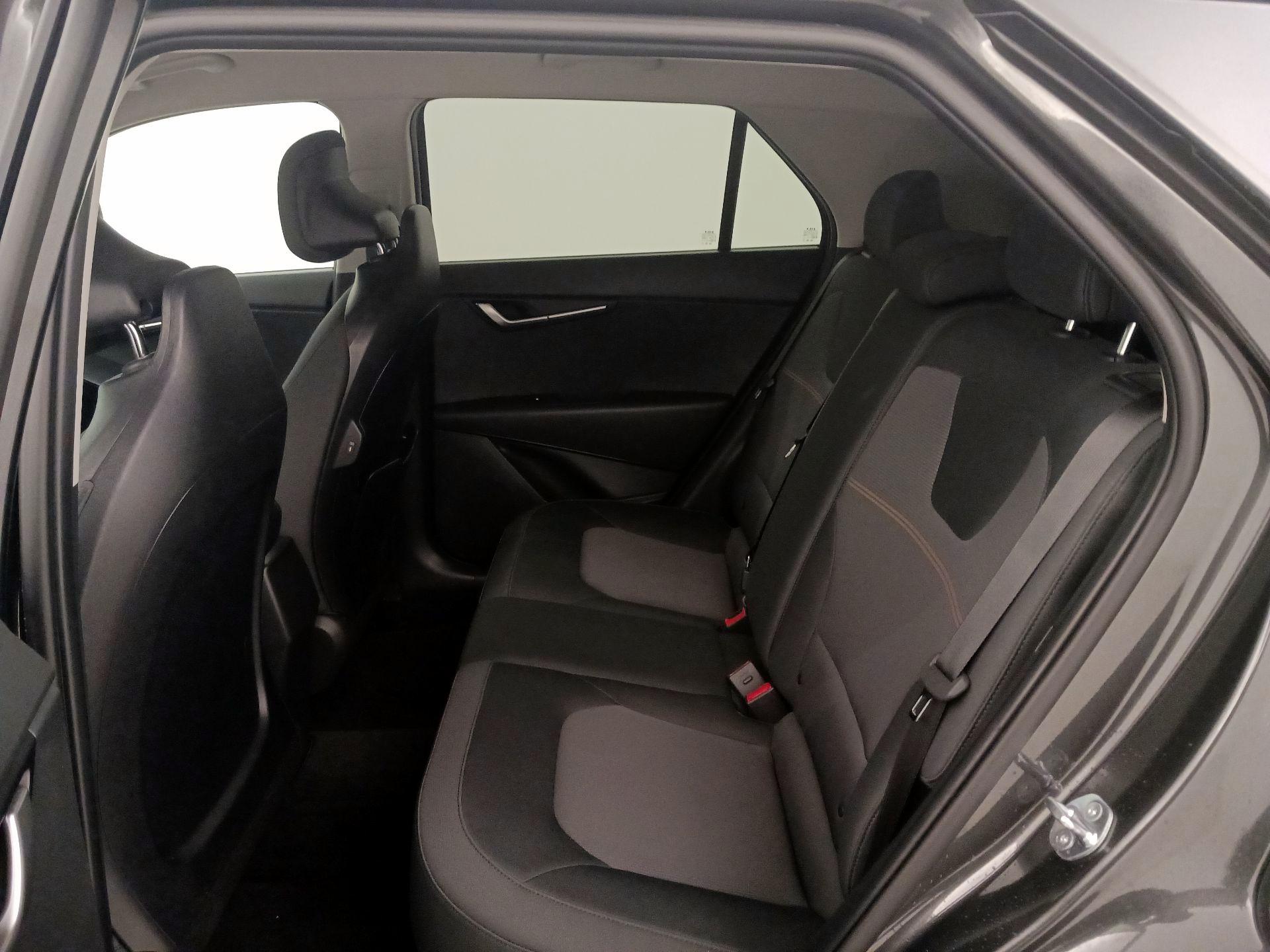 Thumbnail: 2025 Kia Niro - 19