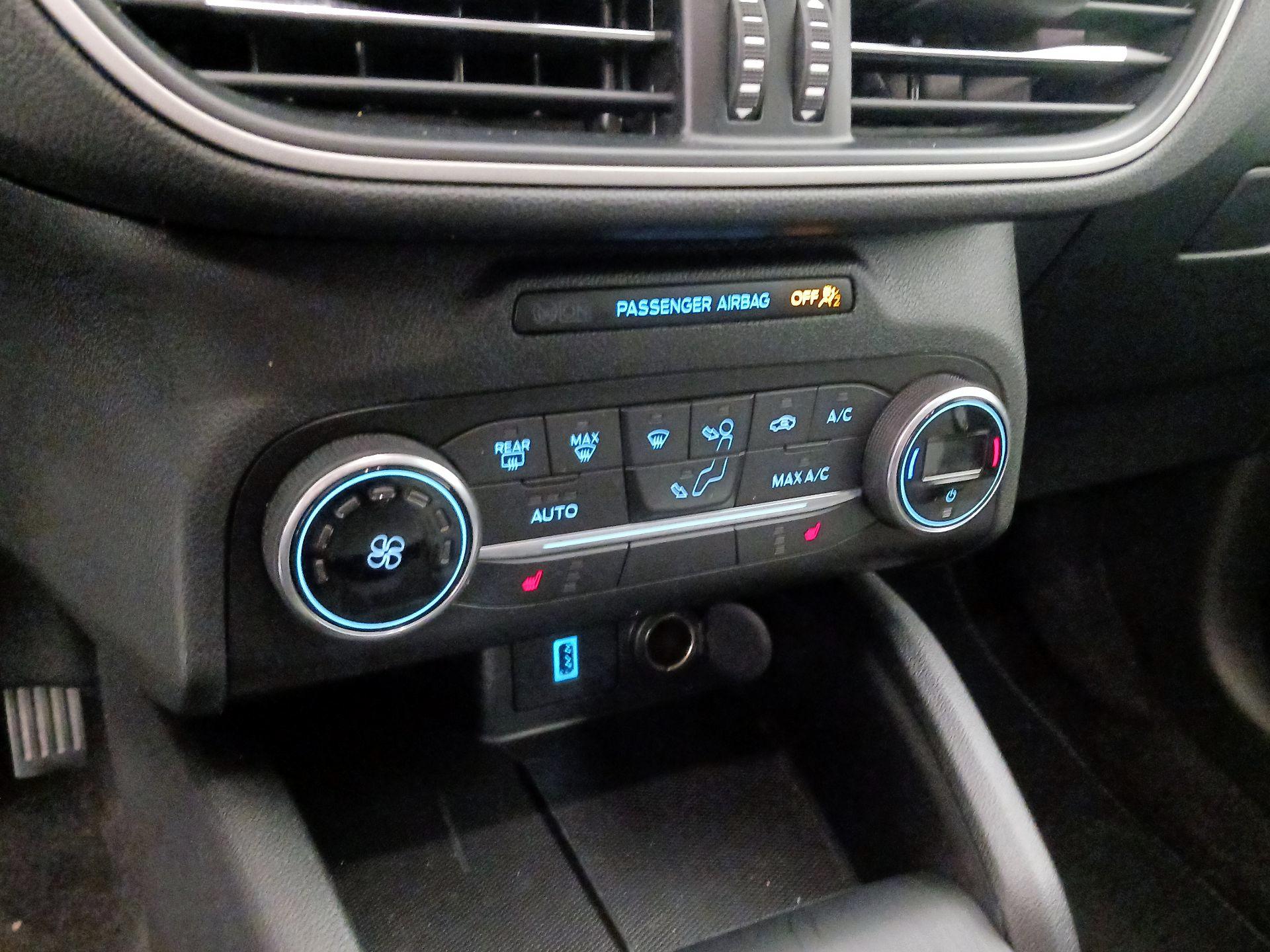 Thumbnail: 2020 Ford Escape - 16