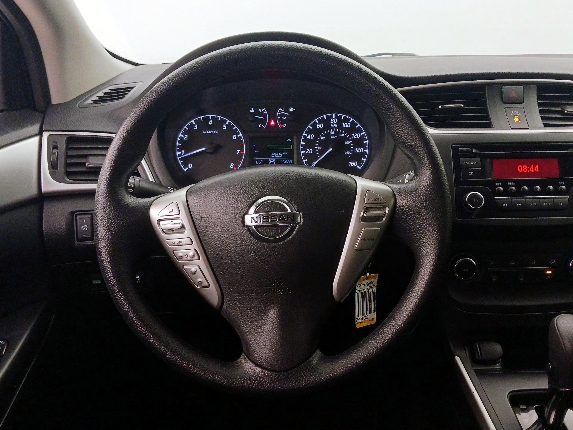 Thumbnail: 2017 Nissan Sentra - 10