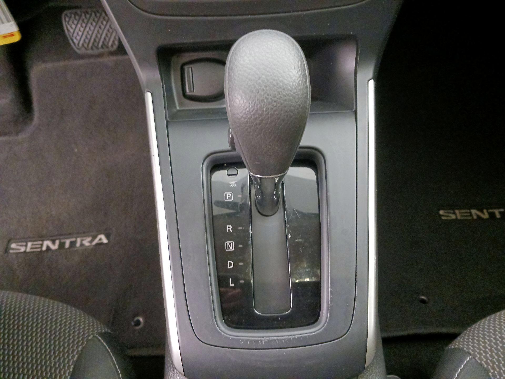 Thumbnail: 2017 Nissan Sentra - 16