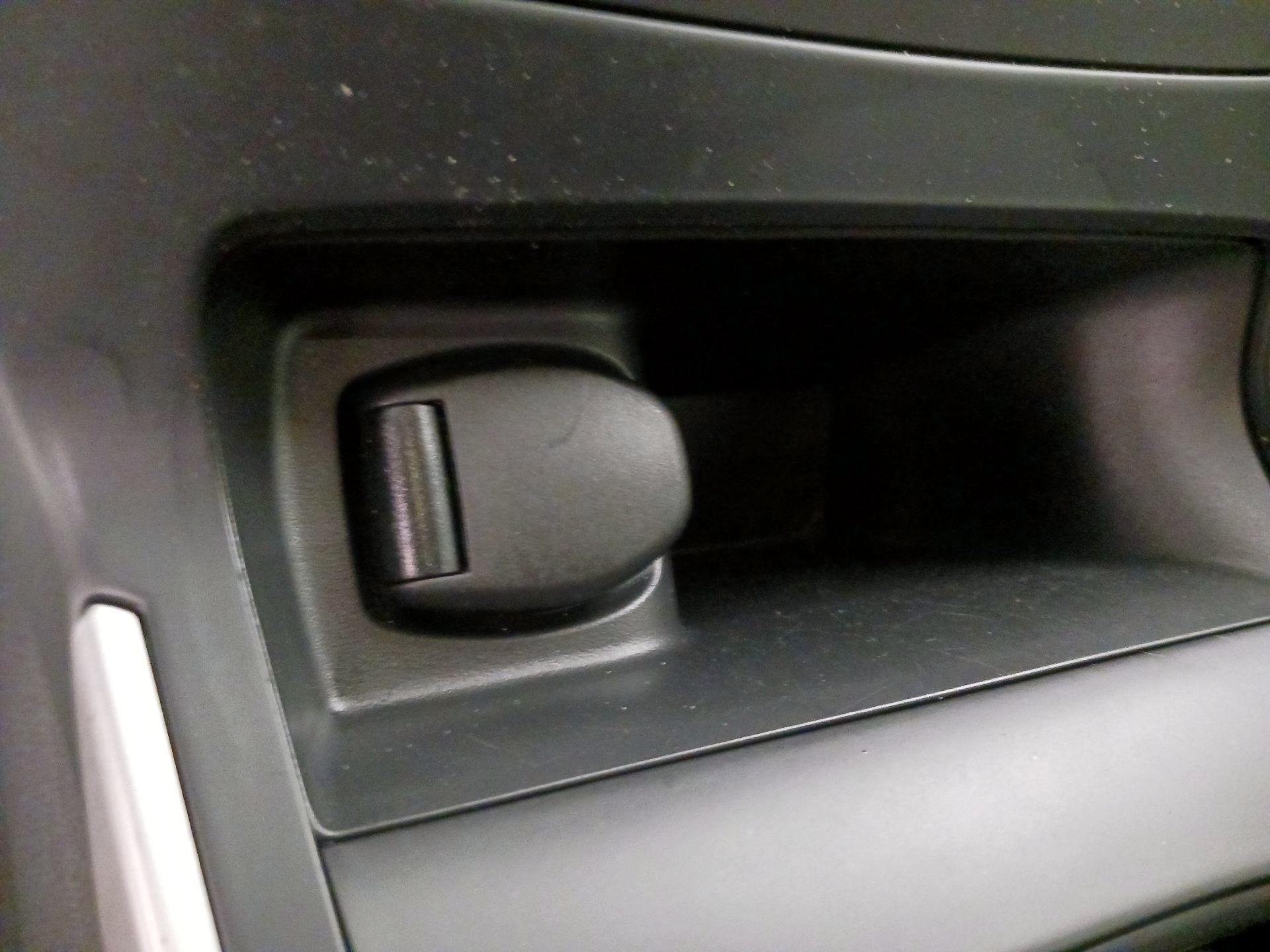 Thumbnail: 2017 Nissan Sentra - 17