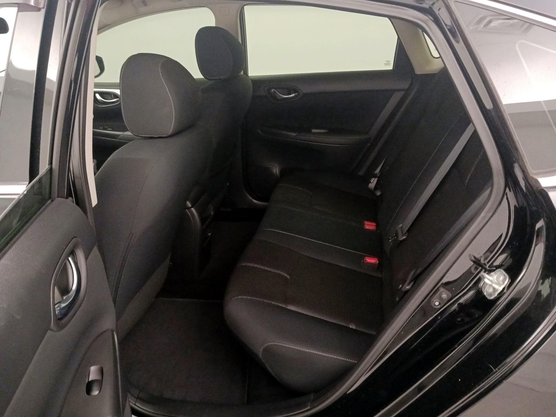 Thumbnail: 2017 Nissan Sentra - 18