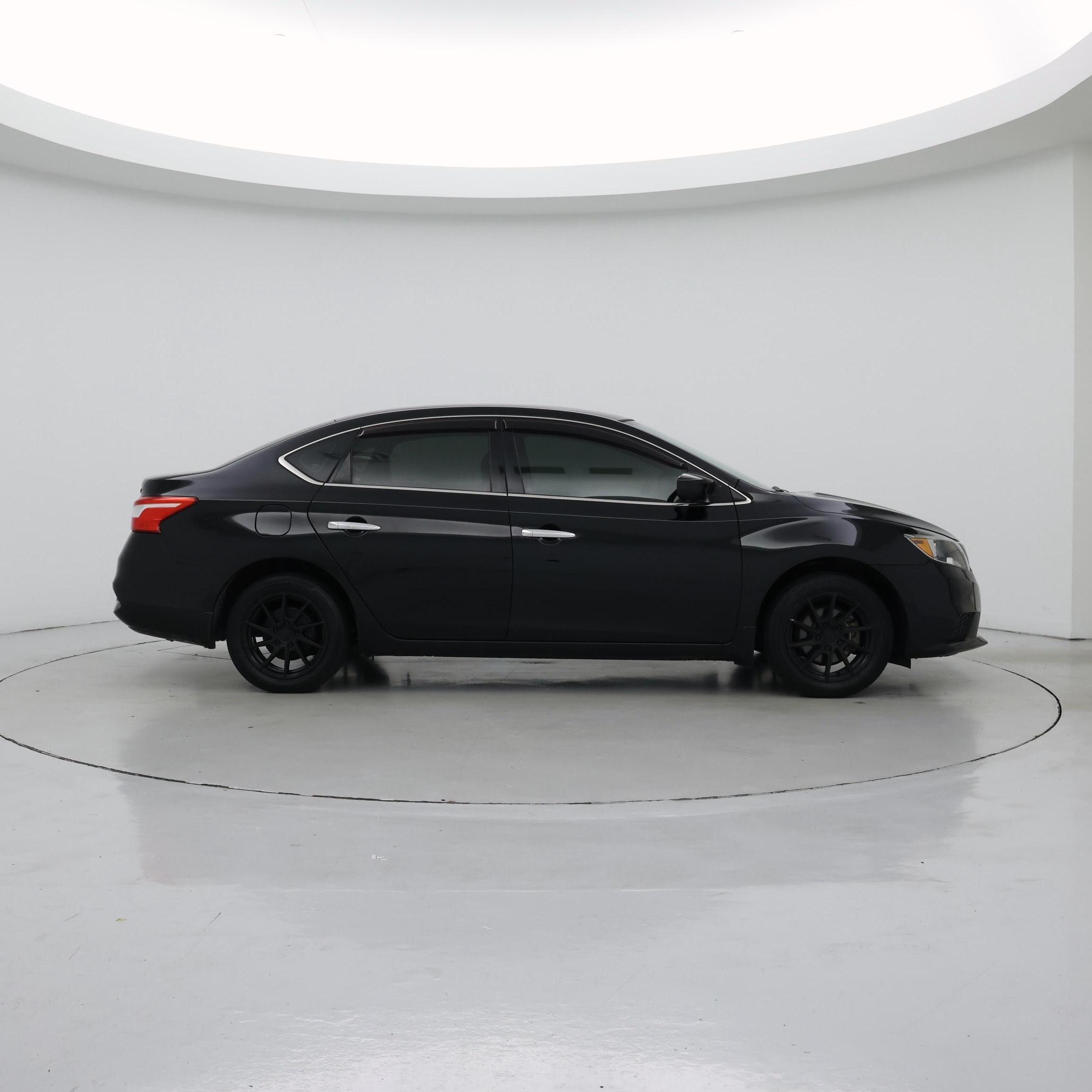 Thumbnail: 2017 Nissan Sentra - 7