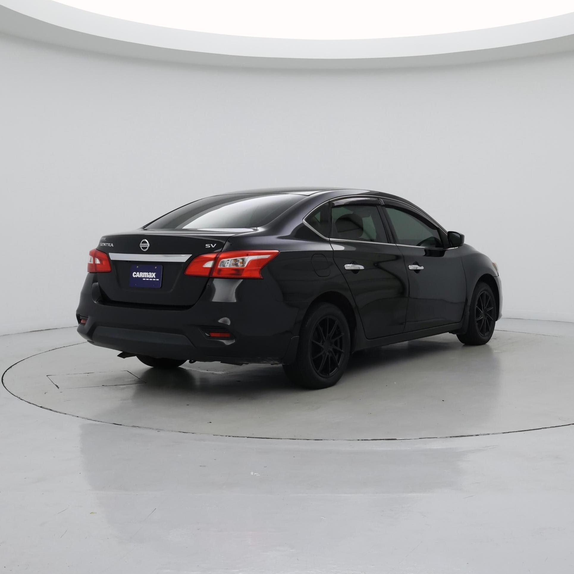 Thumbnail: 2017 Nissan Sentra - 8