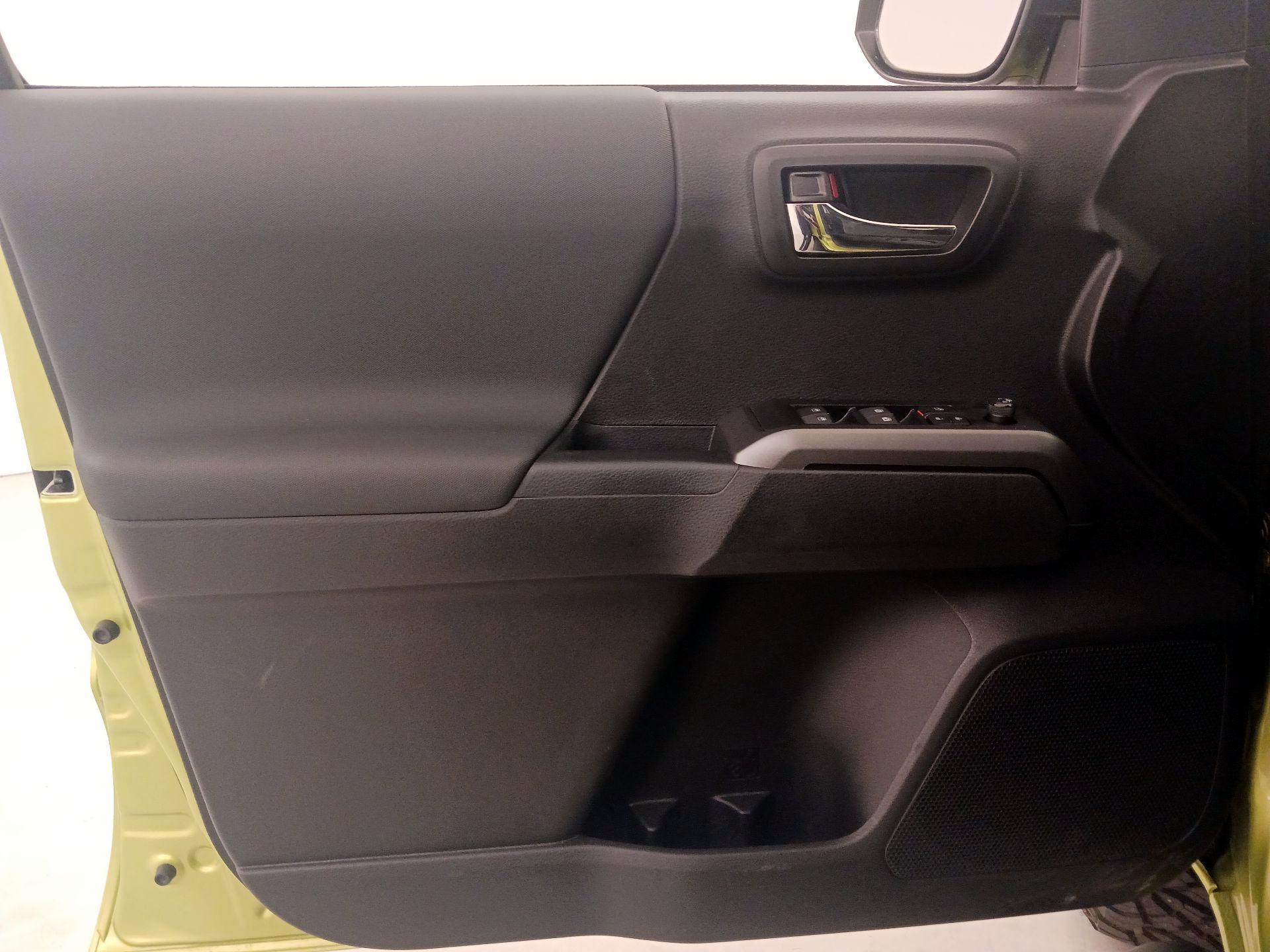 Thumbnail: 2023 Toyota Tacoma - 12