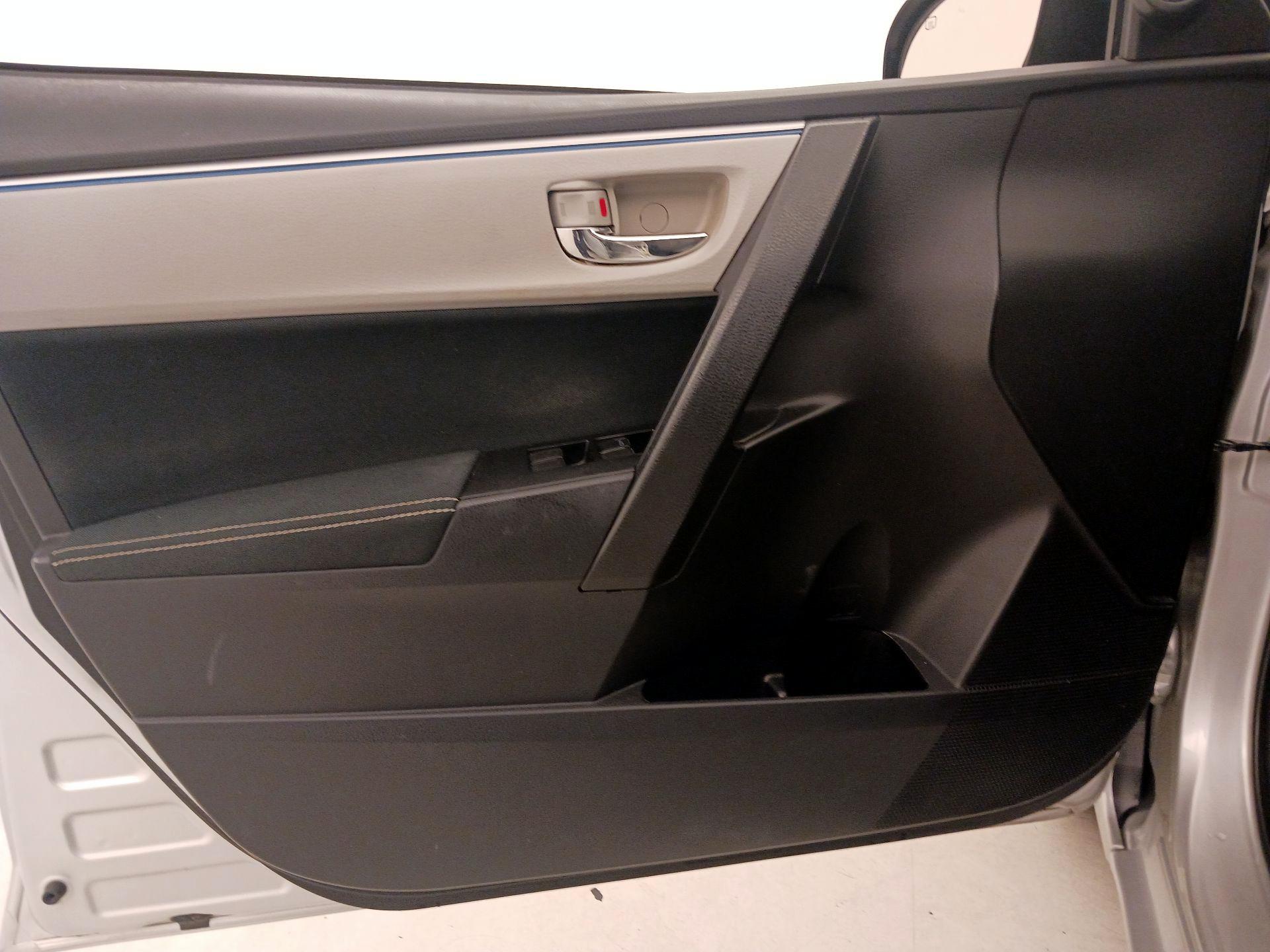 Thumbnail: 2016 Toyota Corolla - 12