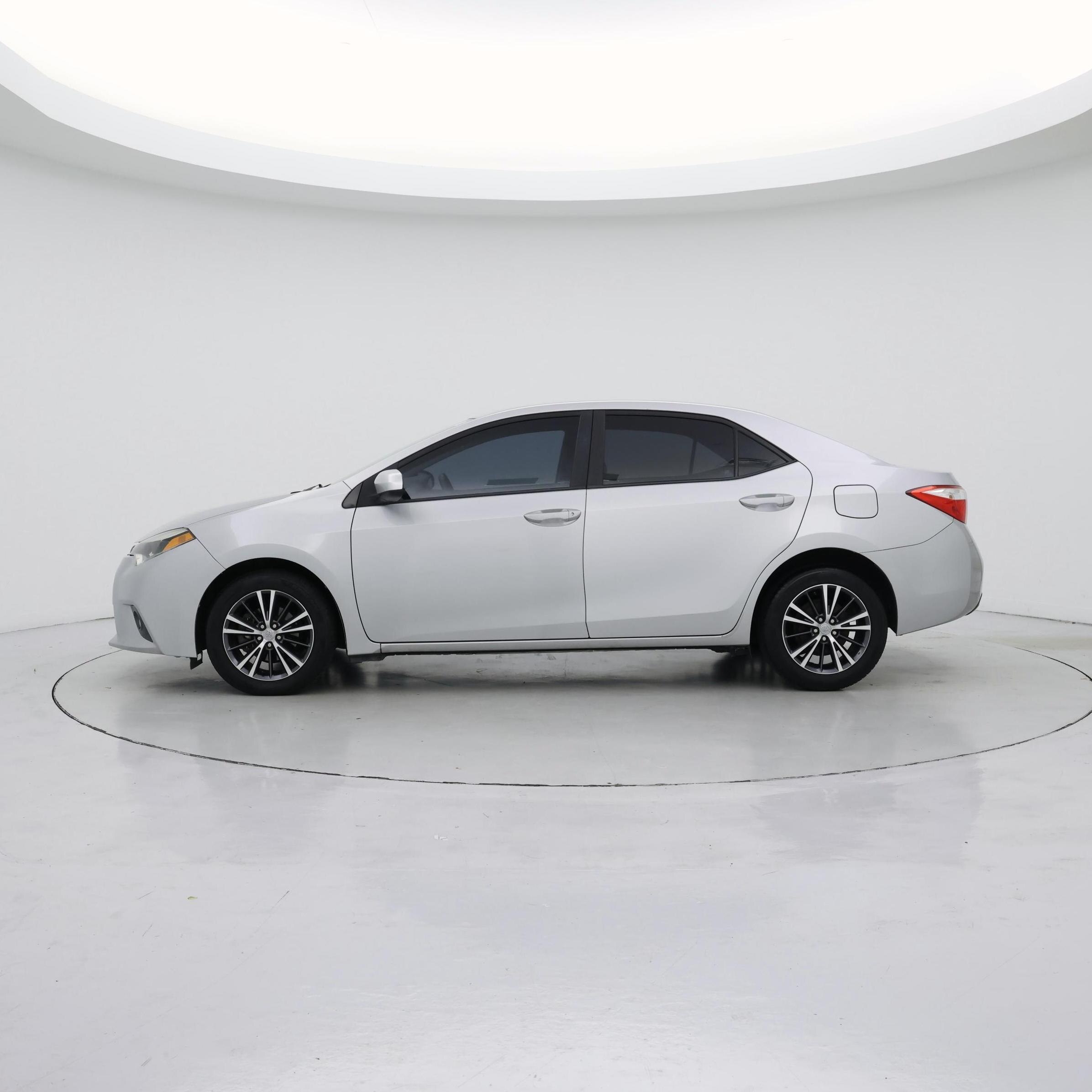 Thumbnail: 2016 Toyota Corolla - 3