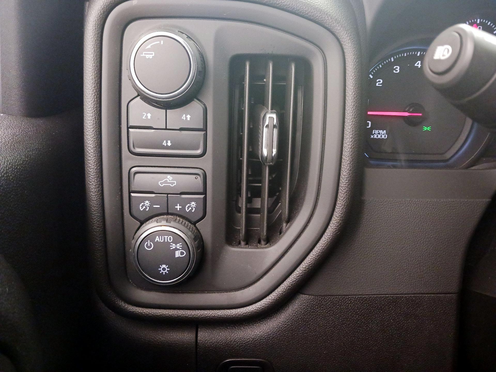 Thumbnail: 2025 Chevrolet Silverado 2500 - 13