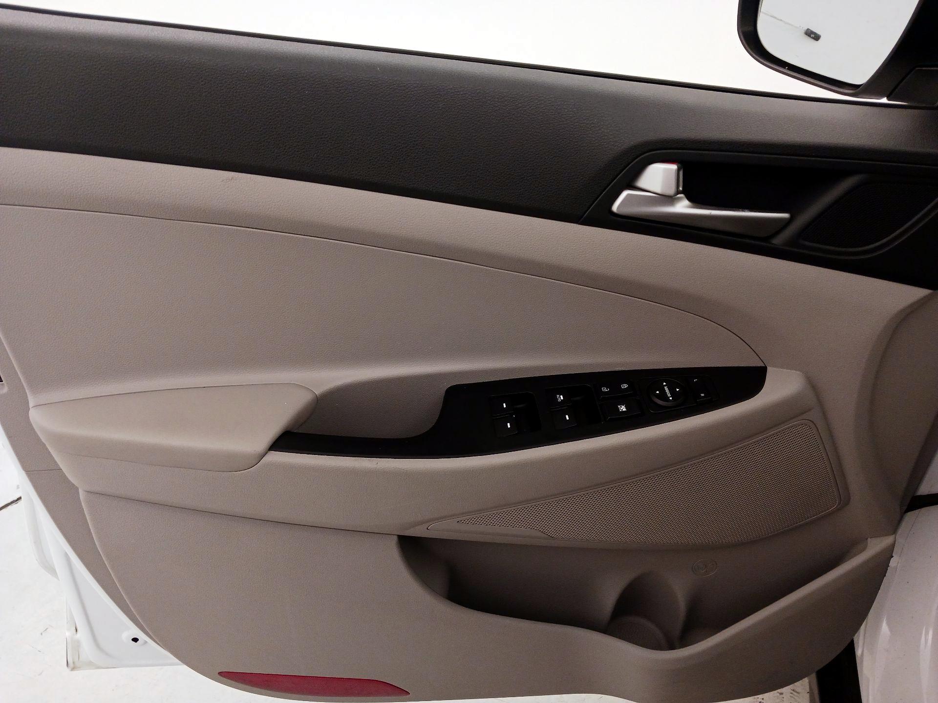 Thumbnail: 2019 Hyundai Tucson - 12