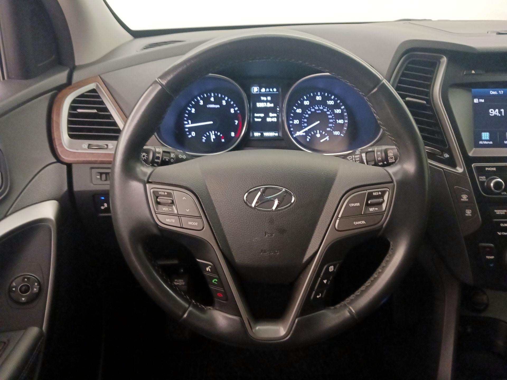 Thumbnail: 2018 Hyundai Santa Fe - 10